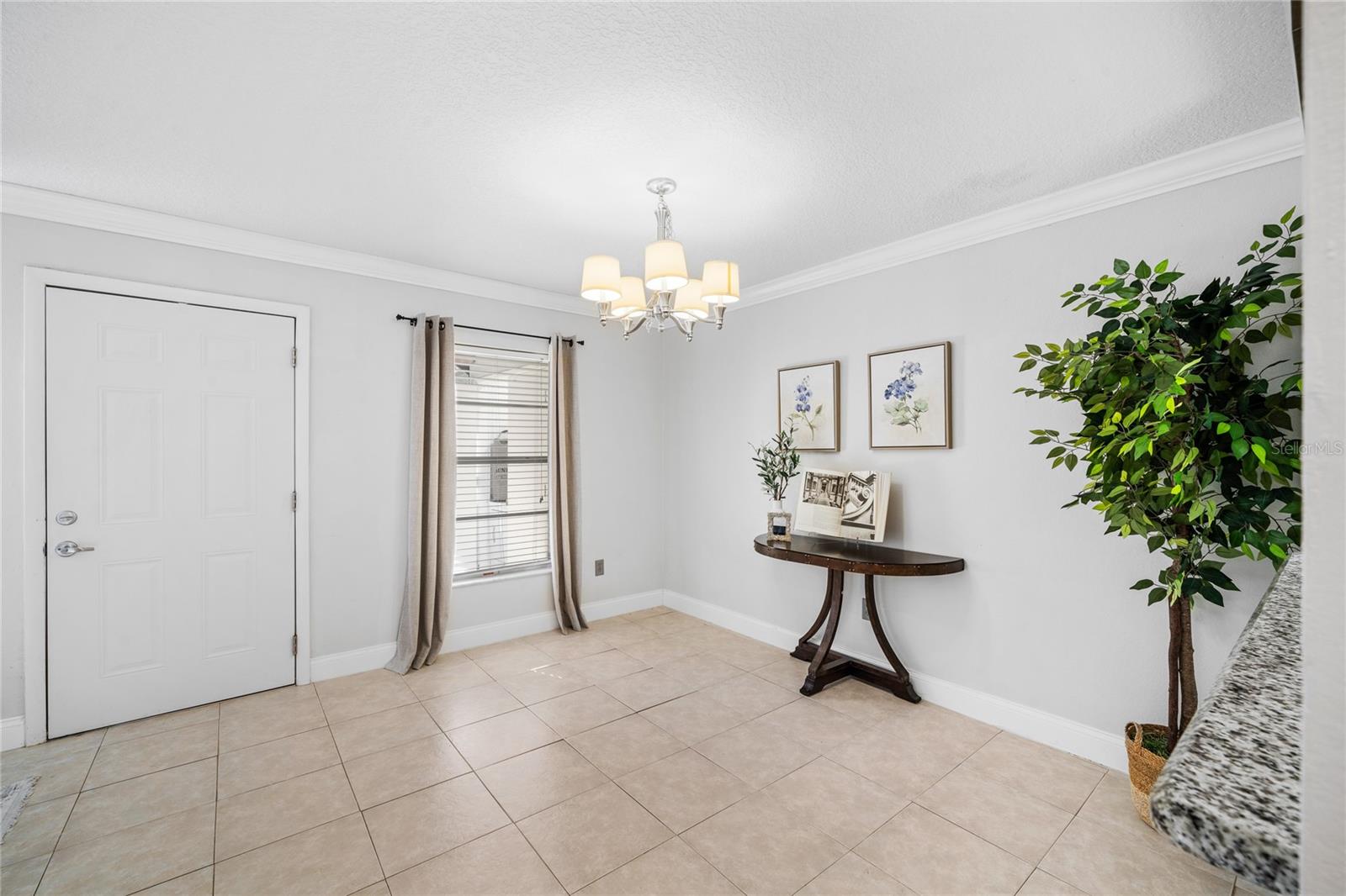 304 NORTHLAKE DR — photo 8