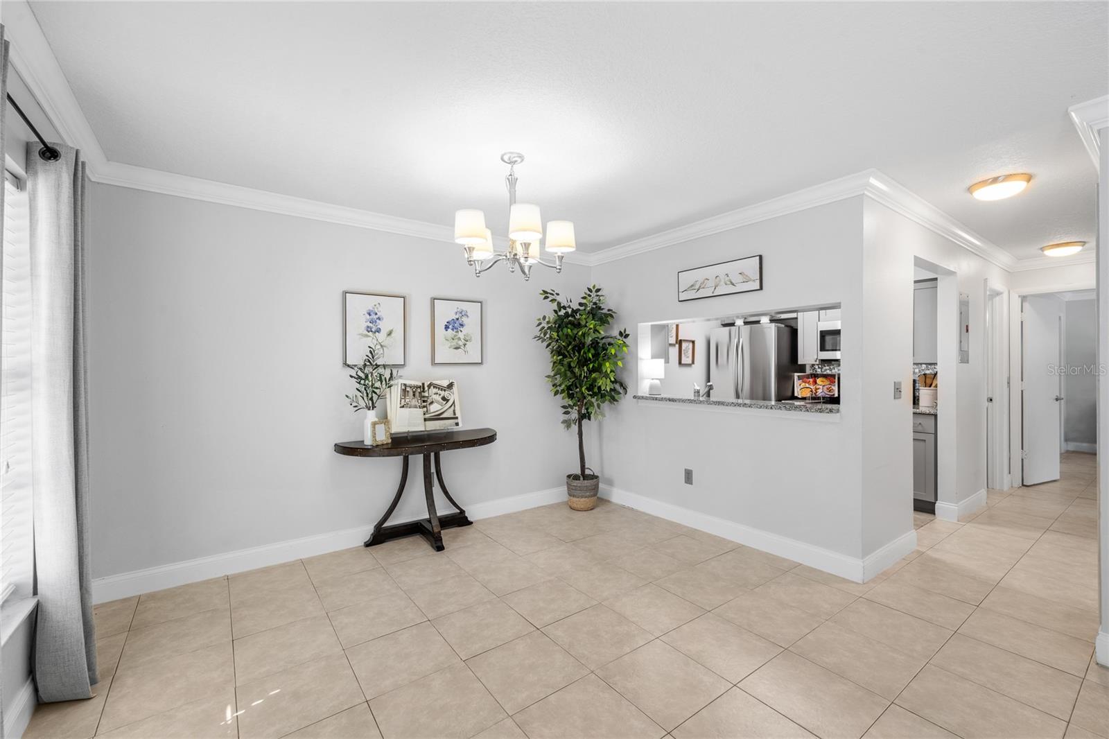 304 NORTHLAKE DR — photo 9