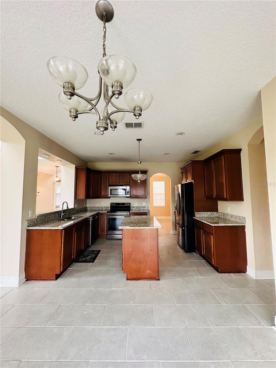 438 PALM DR — photo 11