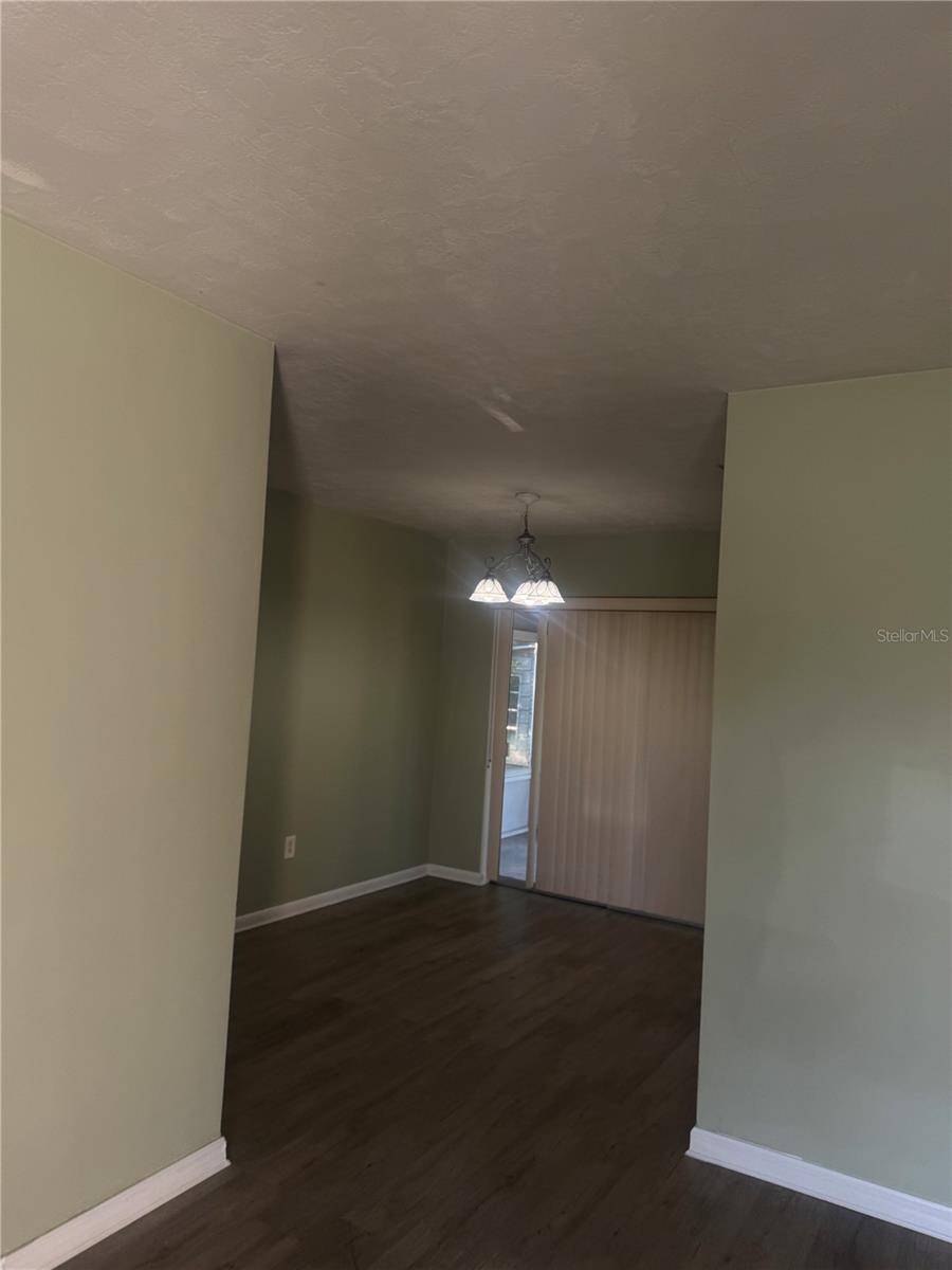 589 EAST NORMANDY  BLVD. — photo 6