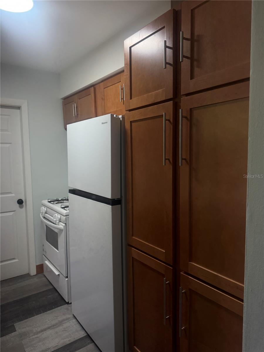 589 EAST NORMANDY  BLVD. — photo 8