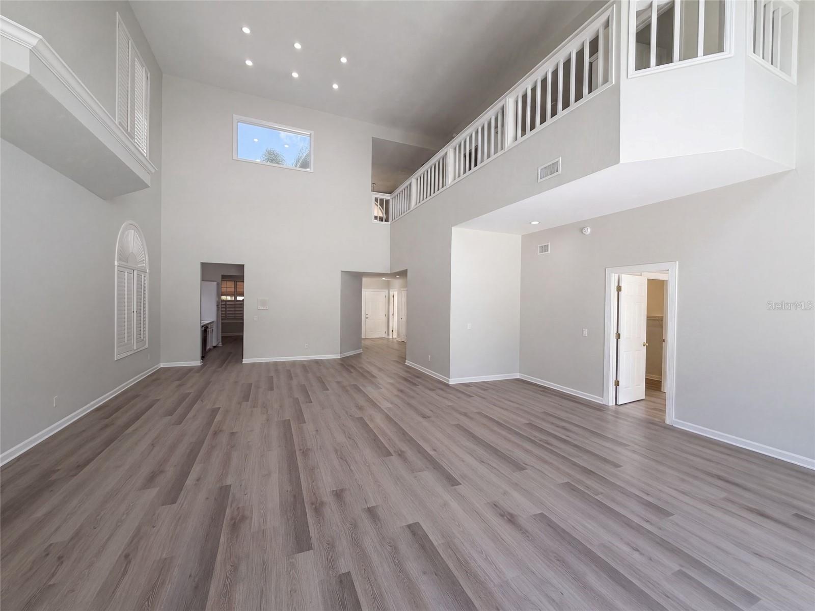 24 BAY POINTE DR — photo 7