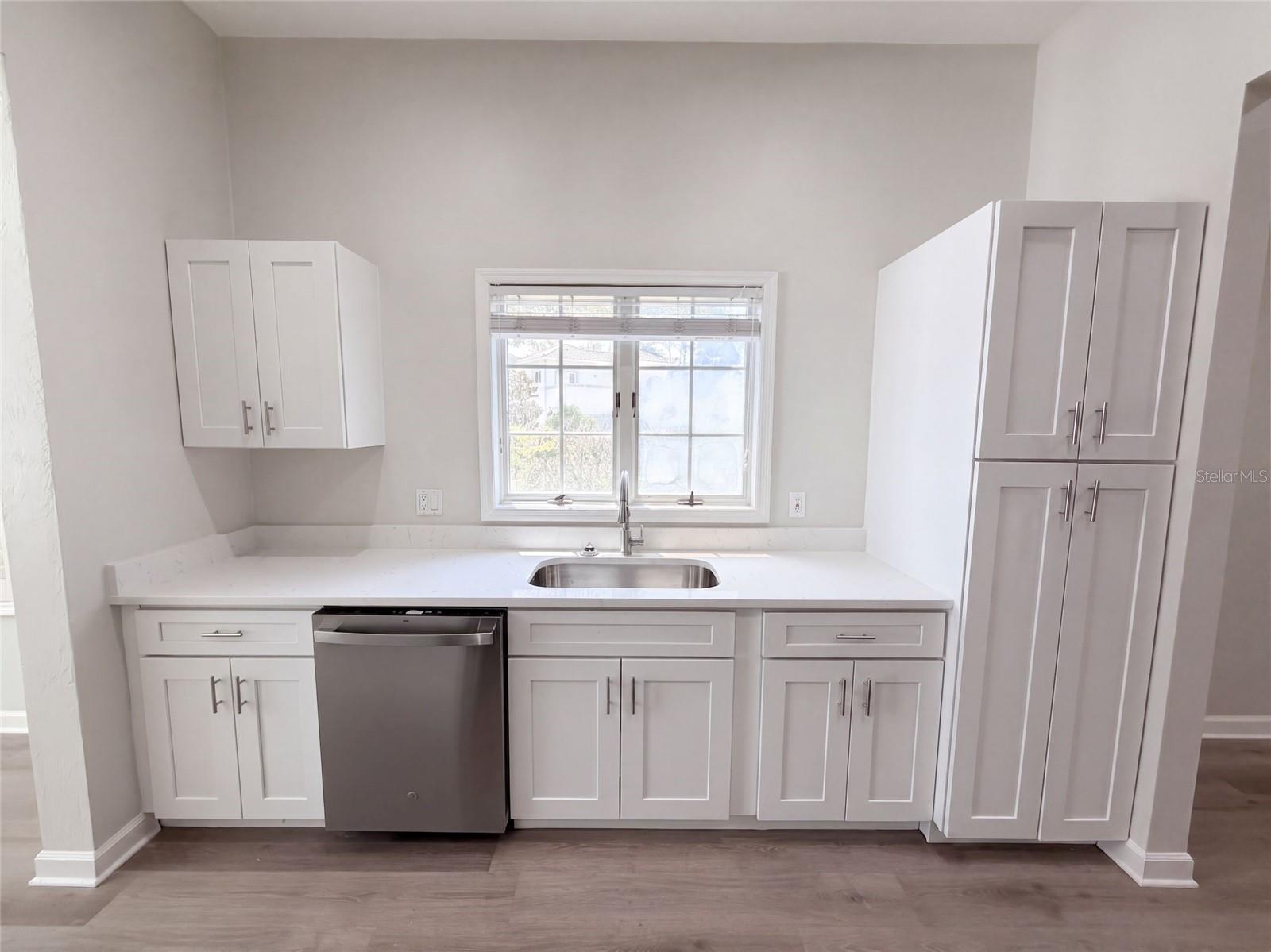 24 BAY POINTE DR — photo 10
