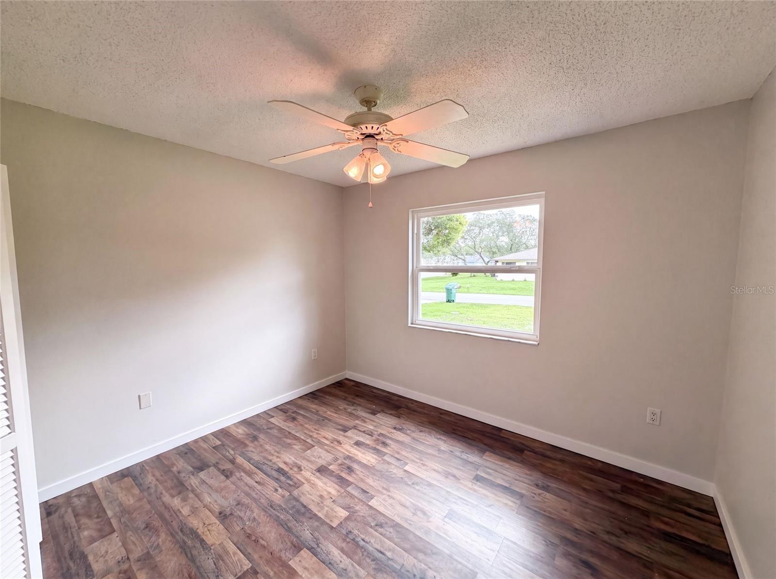 466 LELAND DR — photo 10