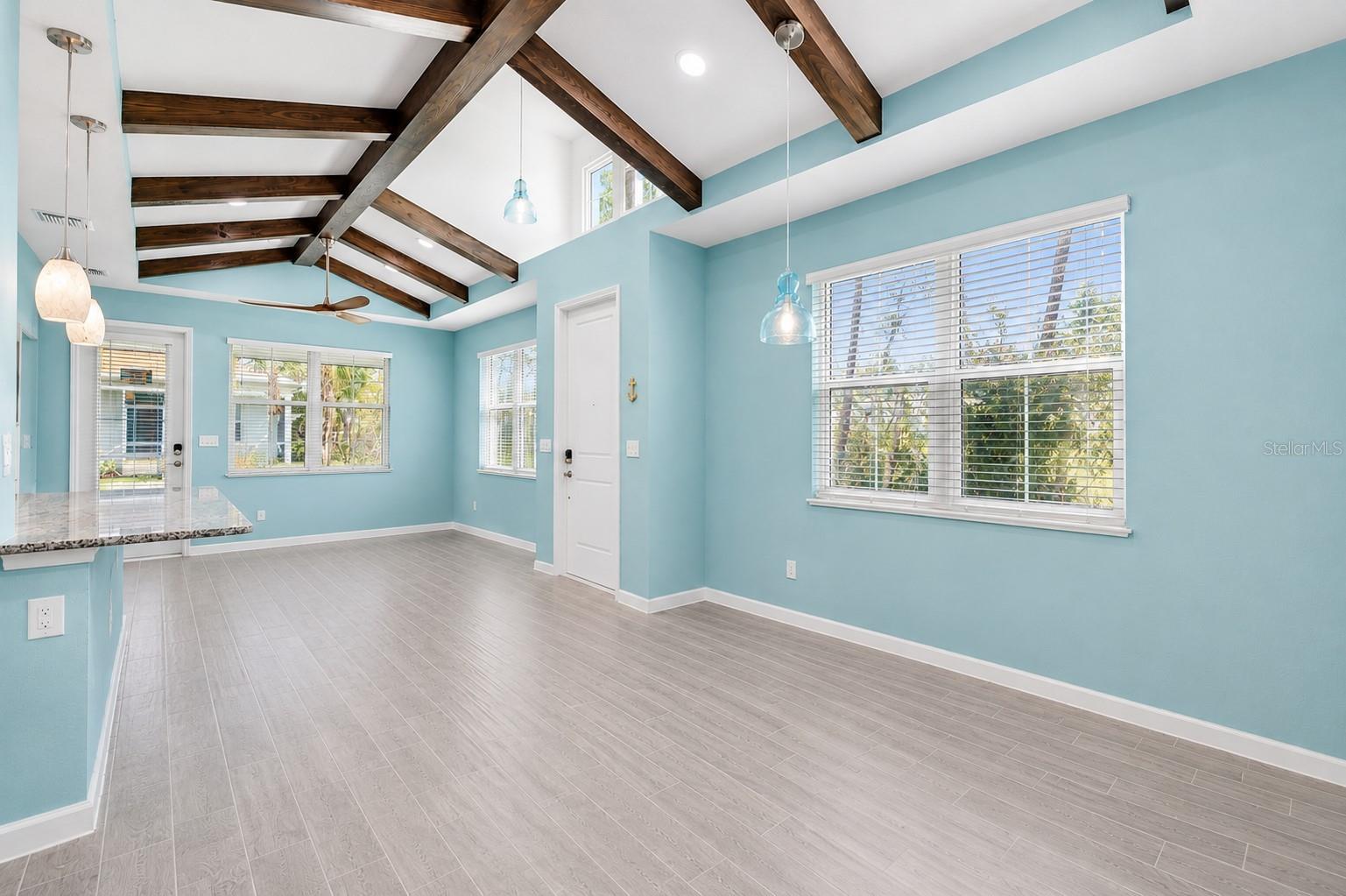 384 GYPSY PALACE LN — photo 9