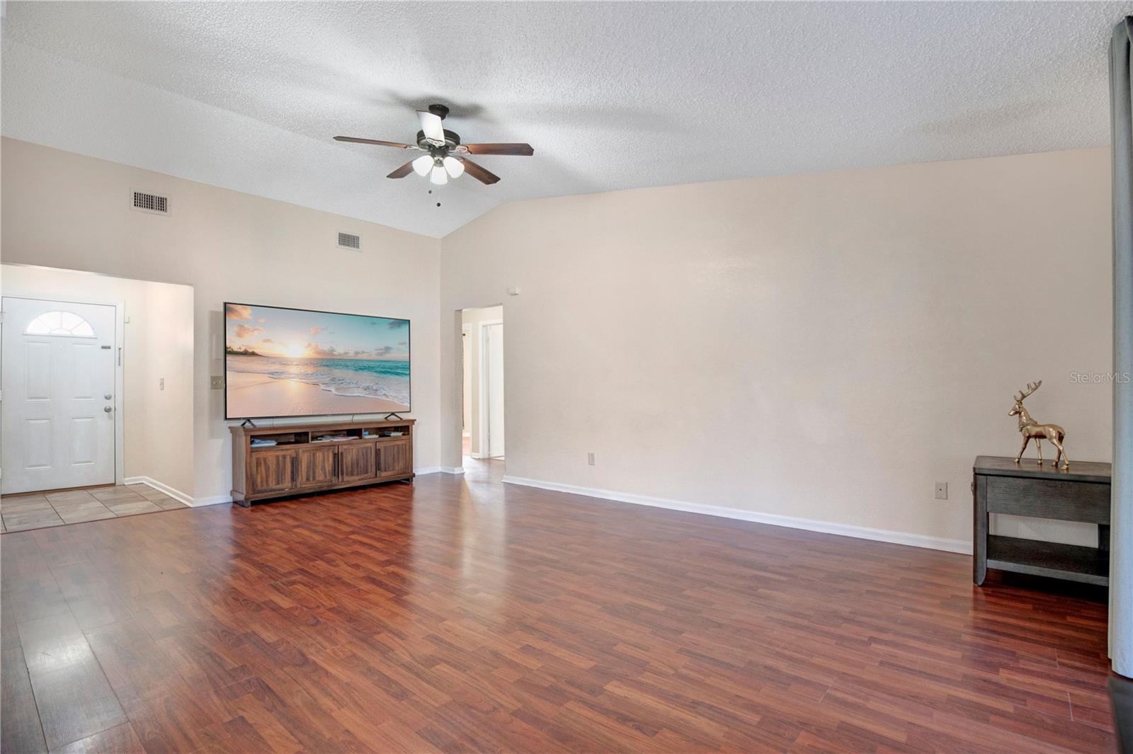 129 REEL CT — photo 4