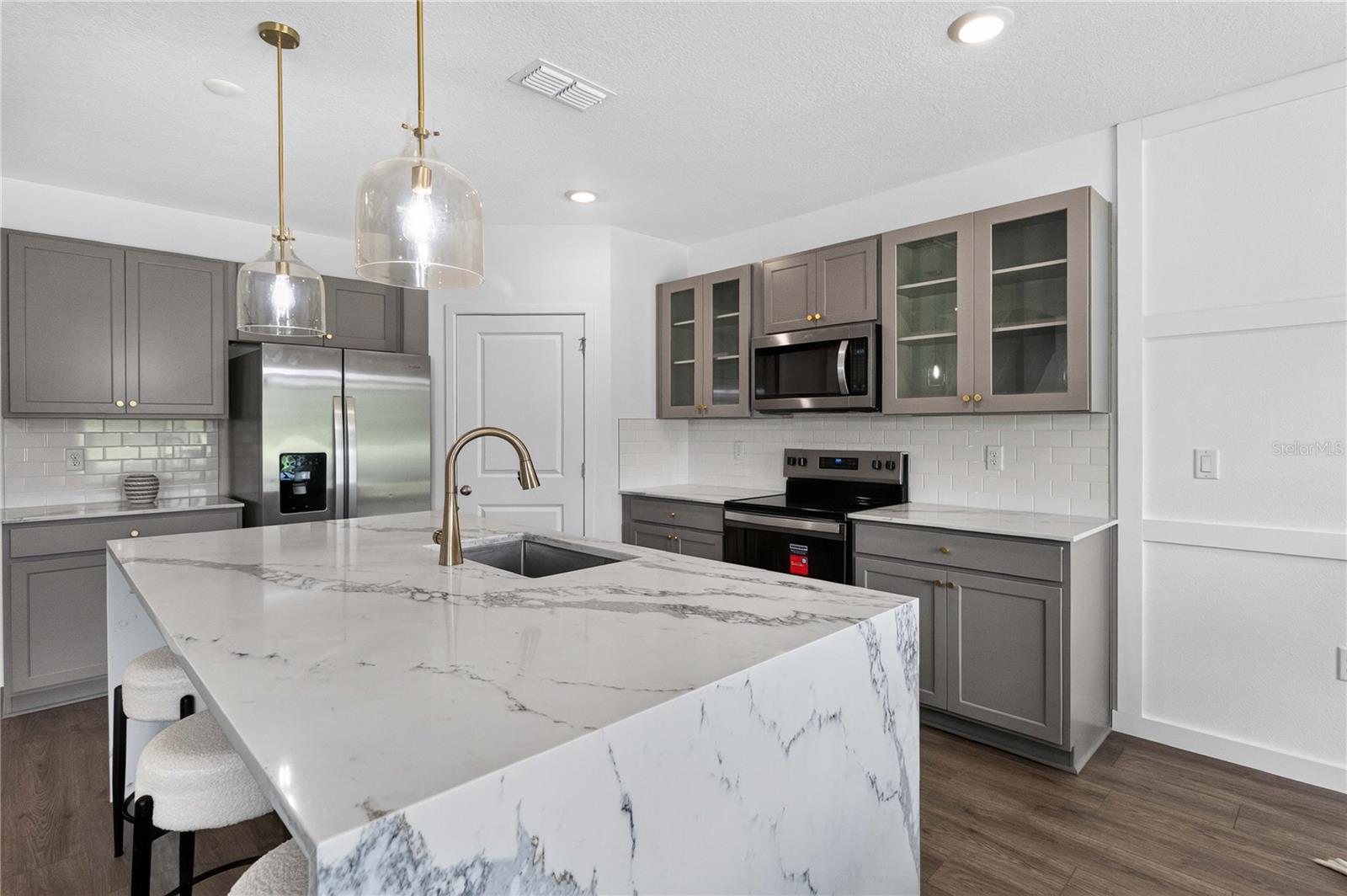 1037 CHAMPION RIDGE DR — photo 8