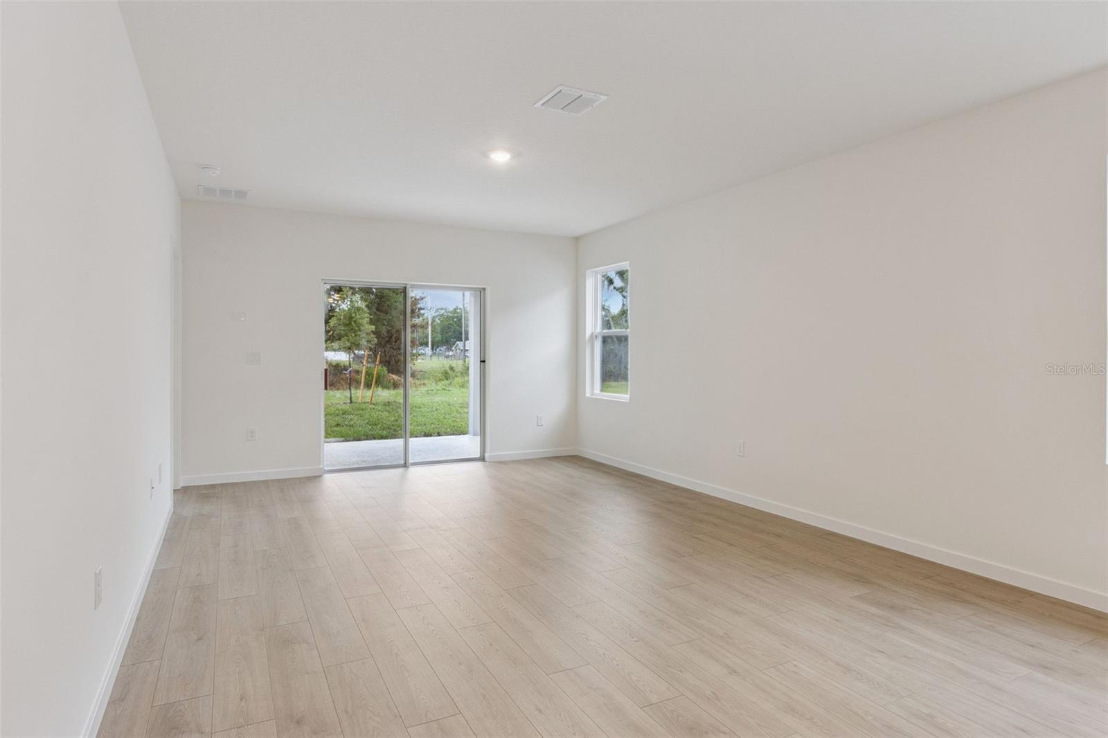 1347 GRAND FLORA LN — photo 4
