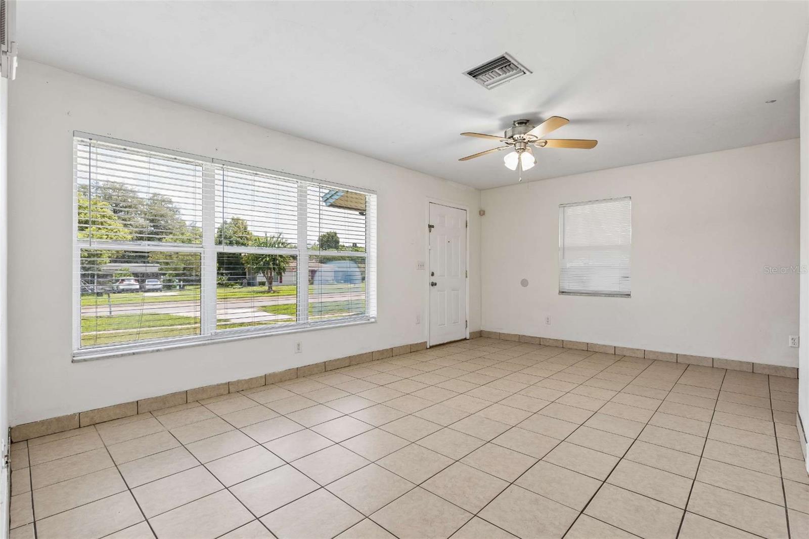 1544 PROVIDENCE BLVD — photo 6