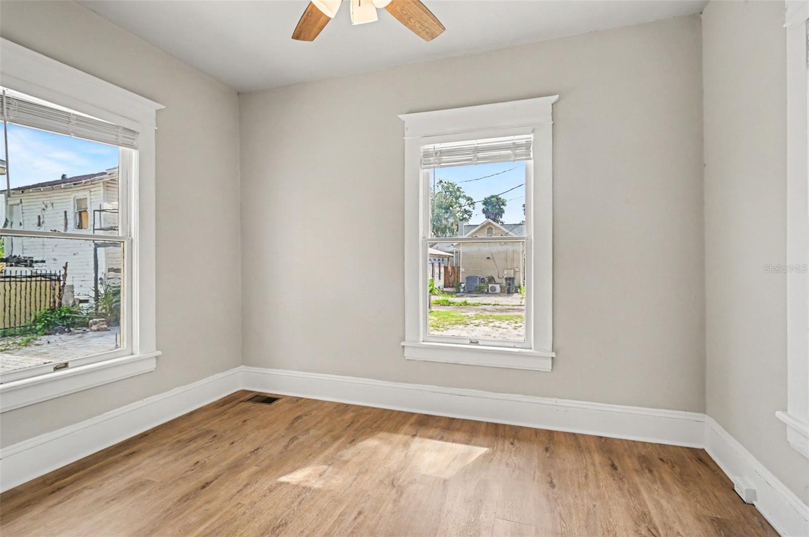 309 S PARK AVE #109 — photo 8