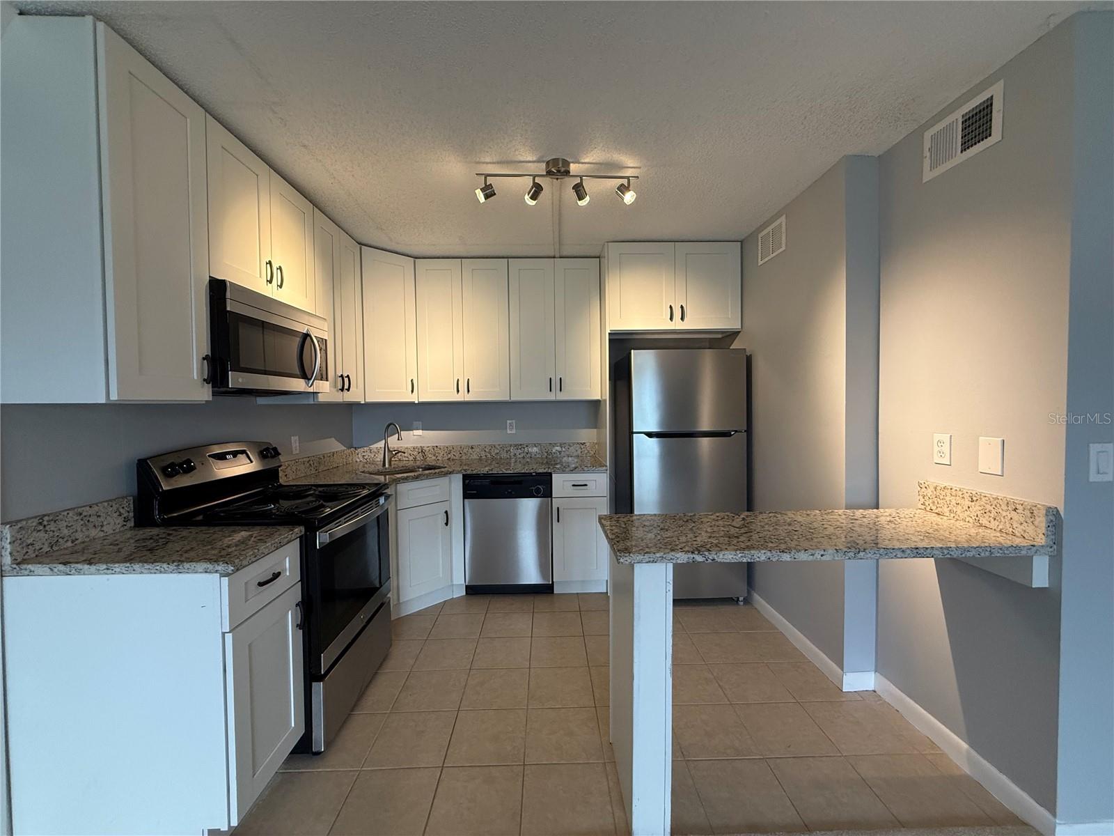 927 S PINE RIDGE CIR #G2 — photo 4