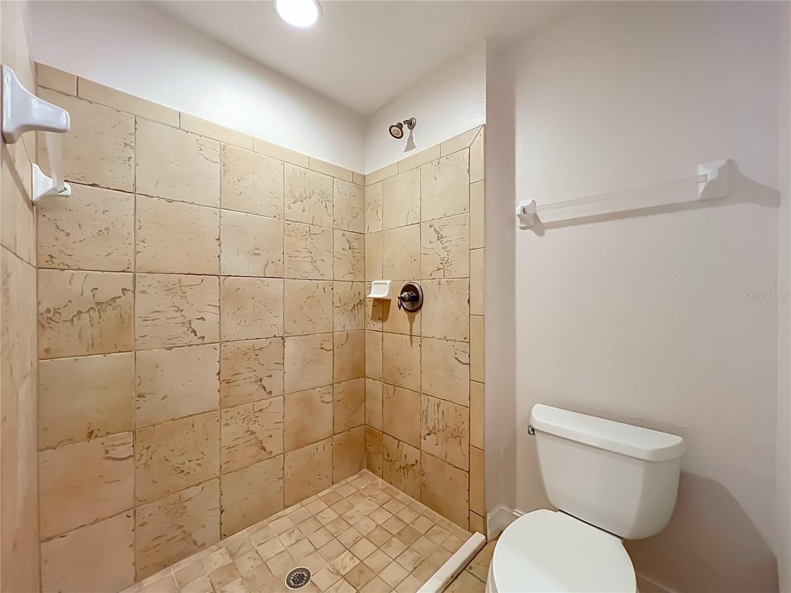 5305 BACARA CV — photo 12