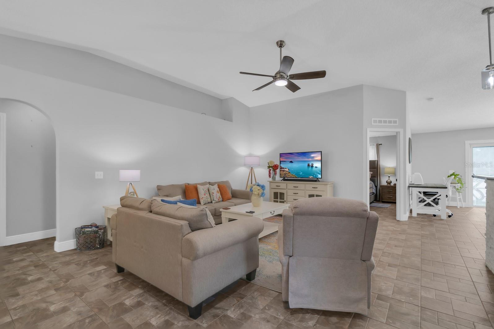 119 CROWN COLONY WAY — photo 7