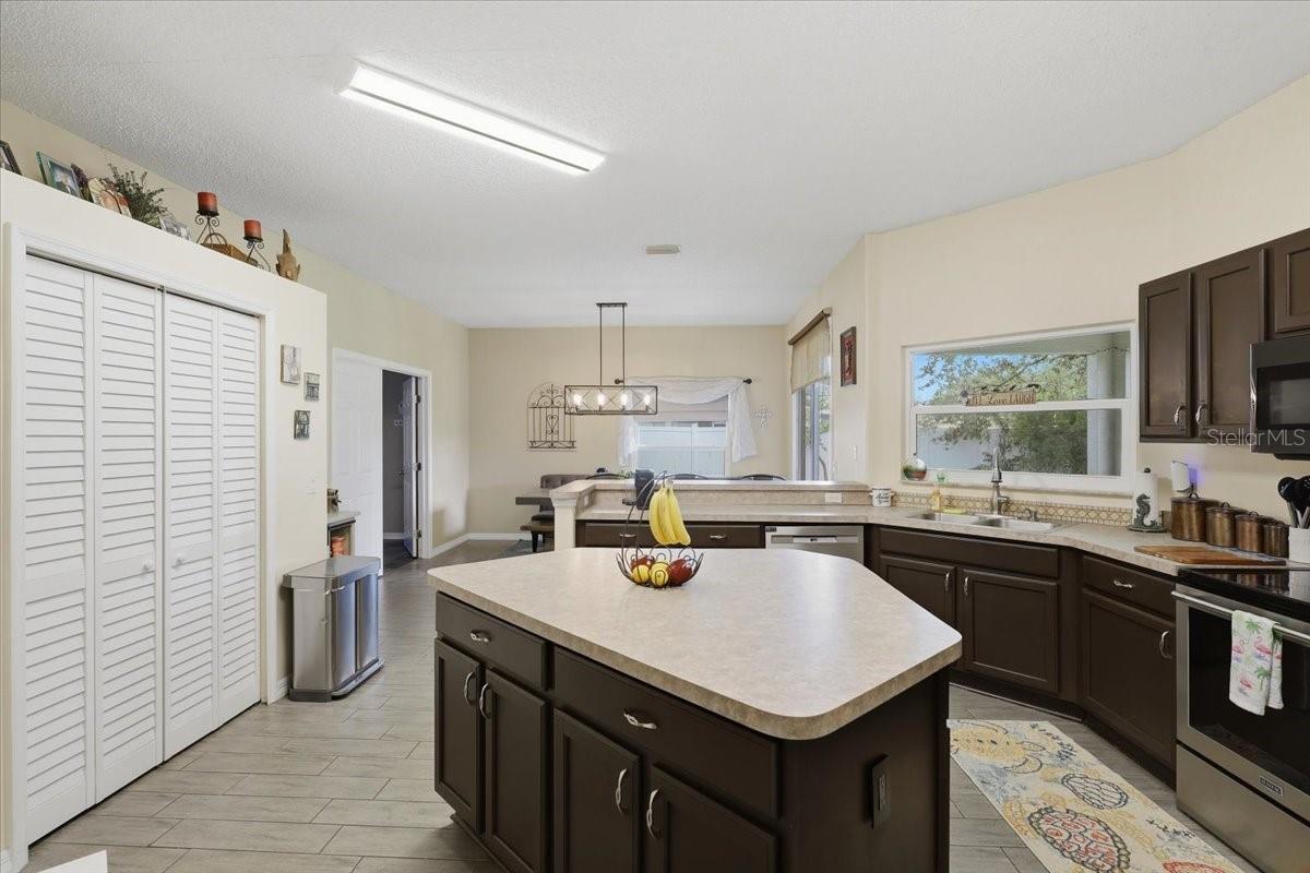 6 BIRDSEYE PL — photo 7