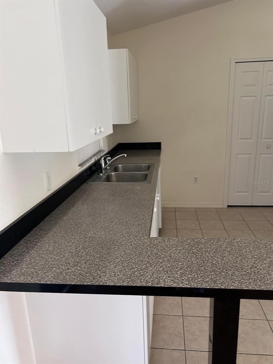 2421 OMAHA DR — photo 5
