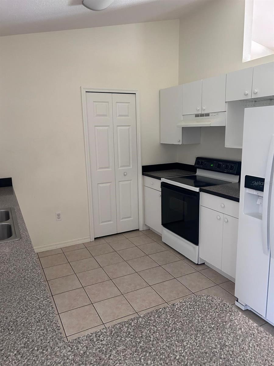 2421 OMAHA DR — photo 6