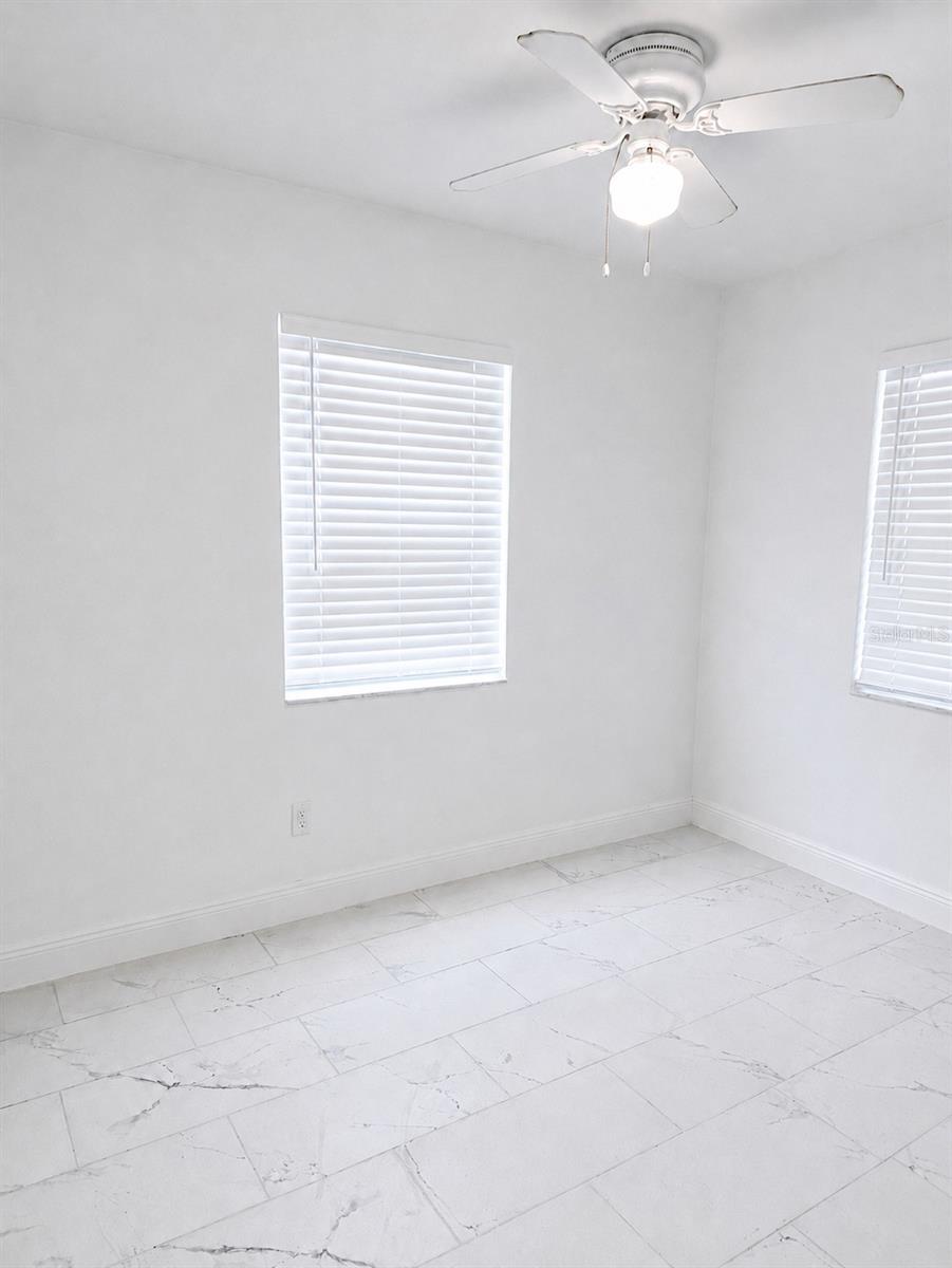1315 E HANCOCK DR — photo 9