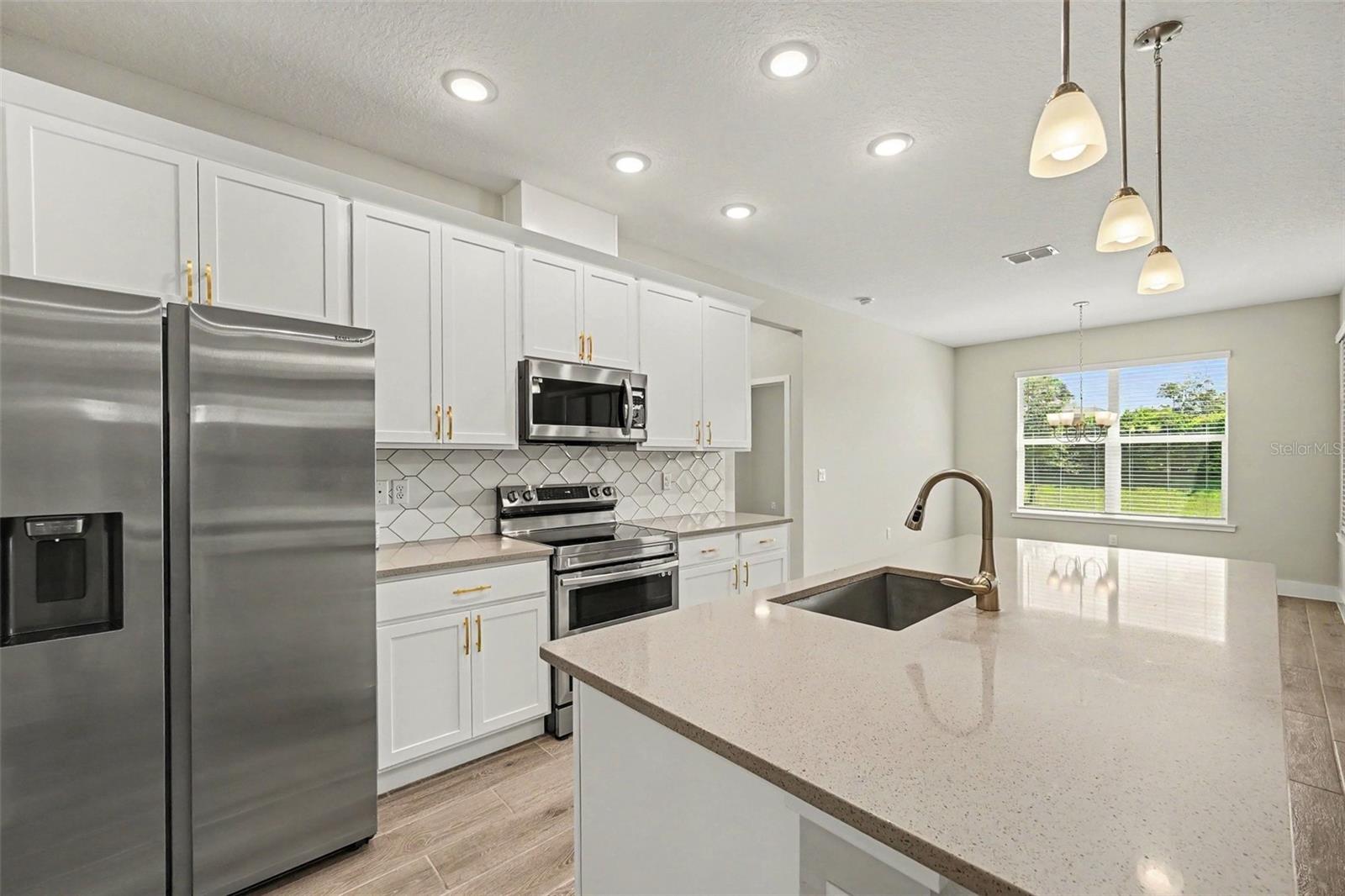 3087 SILVERMINES AVE — photo 10
