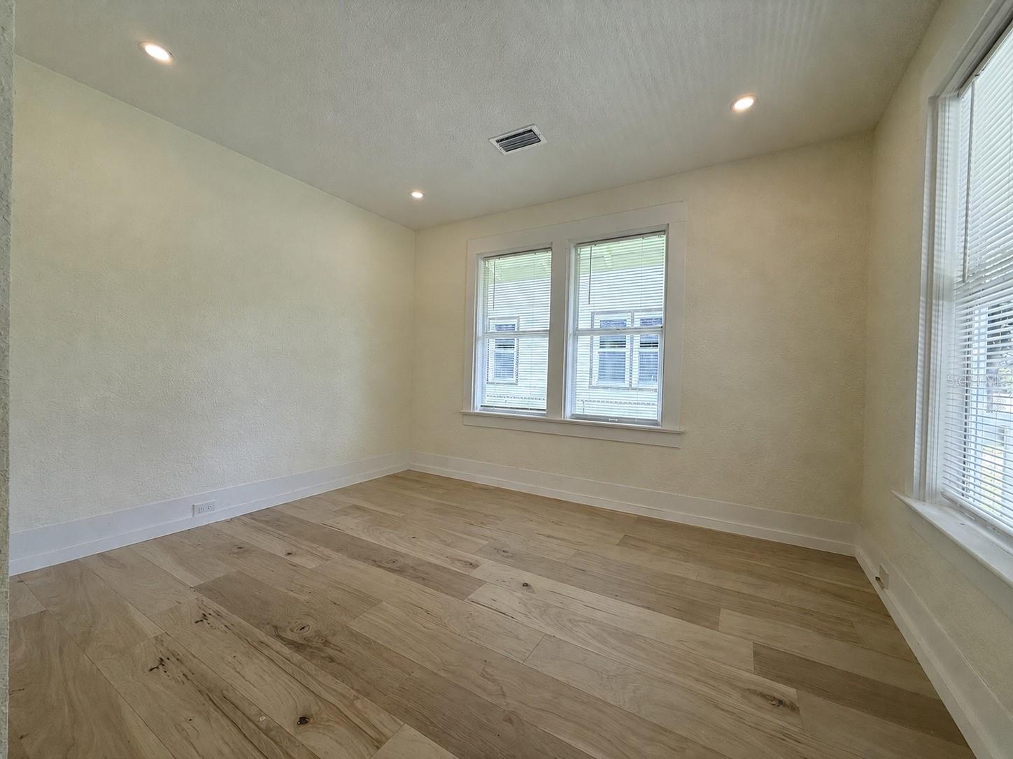 140 KINGSTON AVE — photo 10