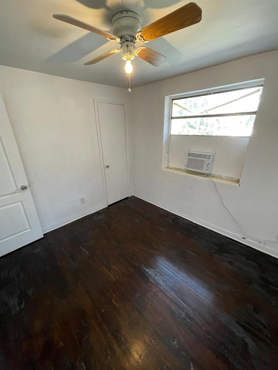 1142 BERKSHIRE RD — photo 11