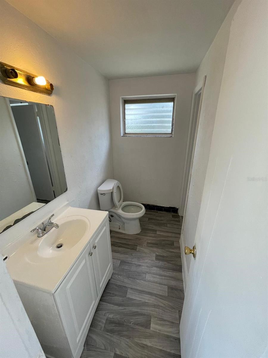 1142 BERKSHIRE RD — photo 12