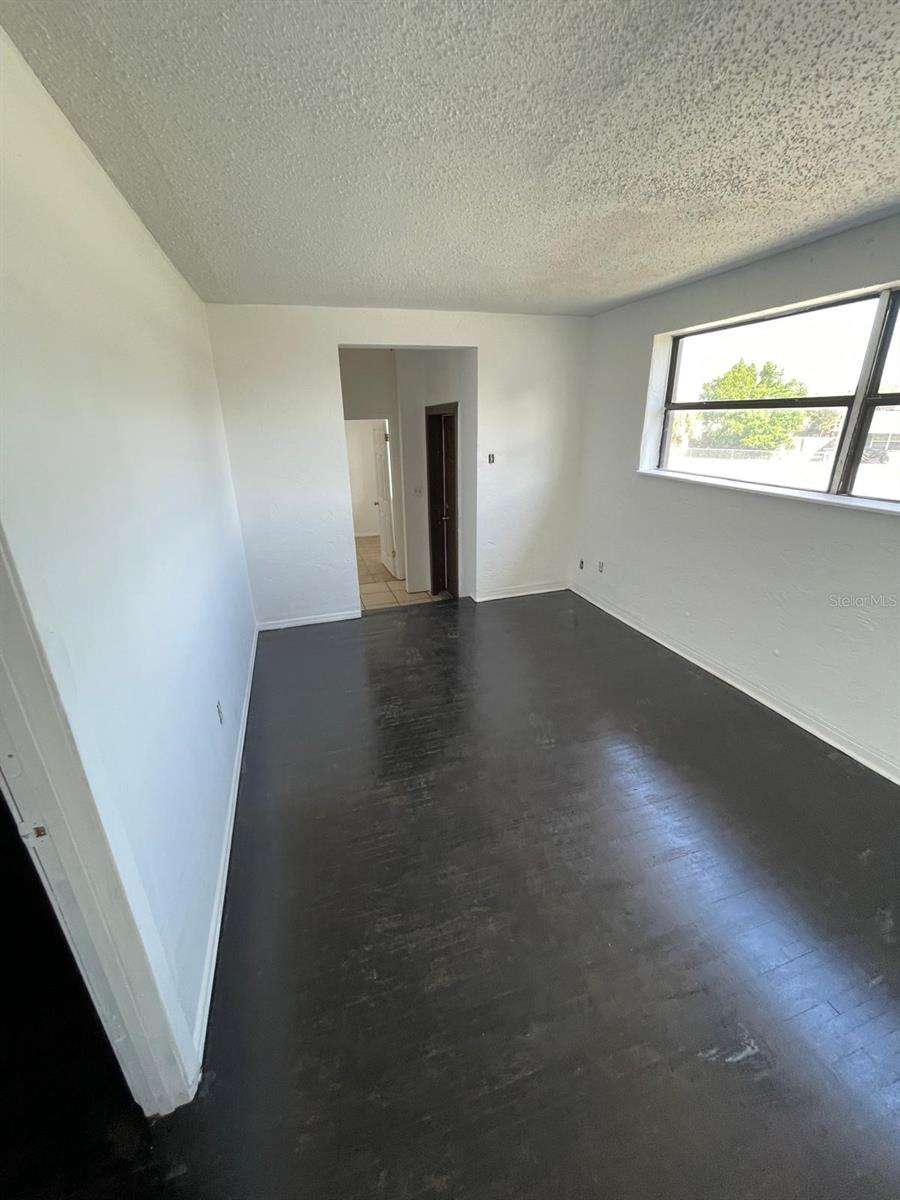 1142 BERKSHIRE RD — photo 5
