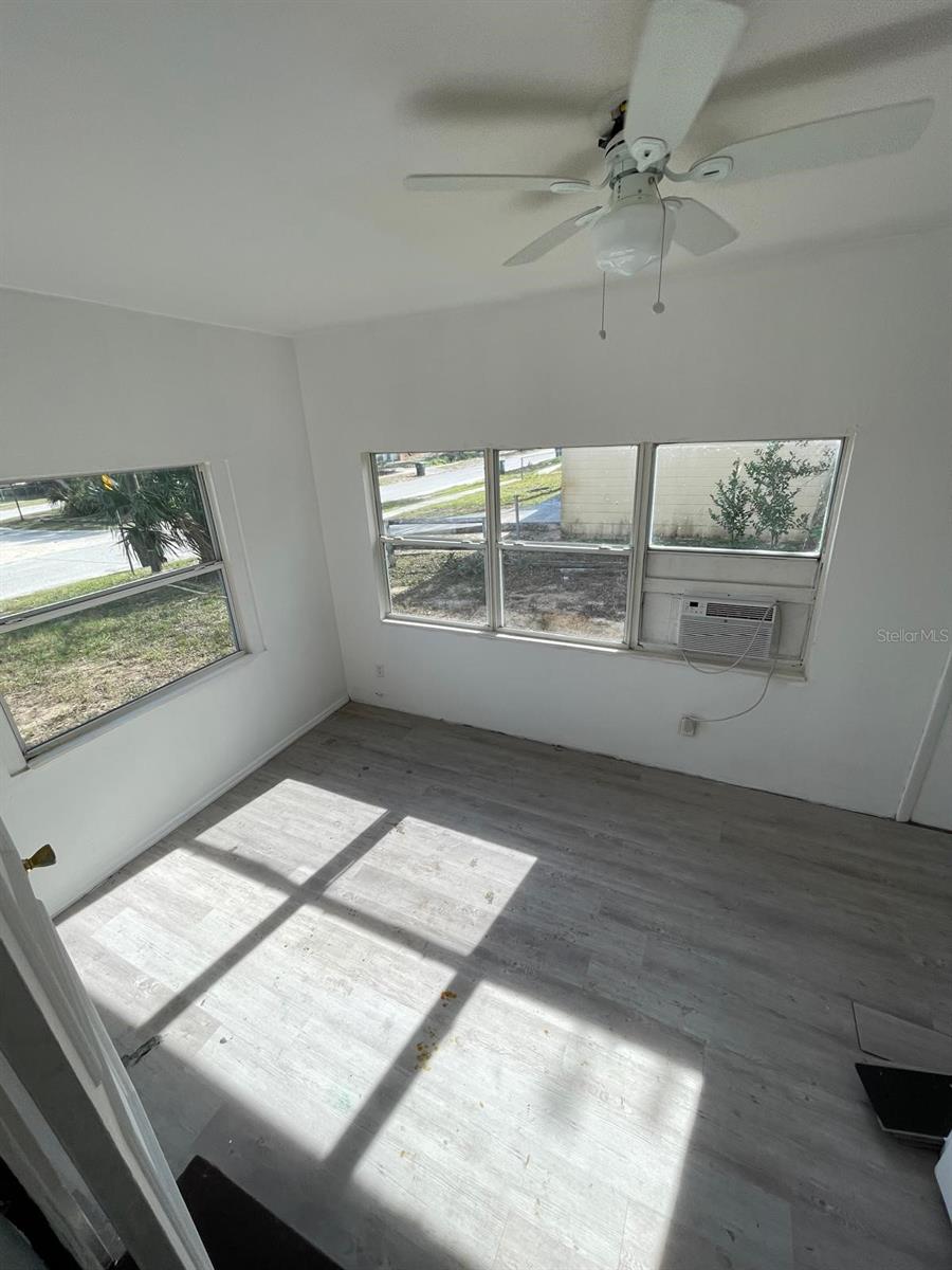1142 BERKSHIRE RD — photo 9