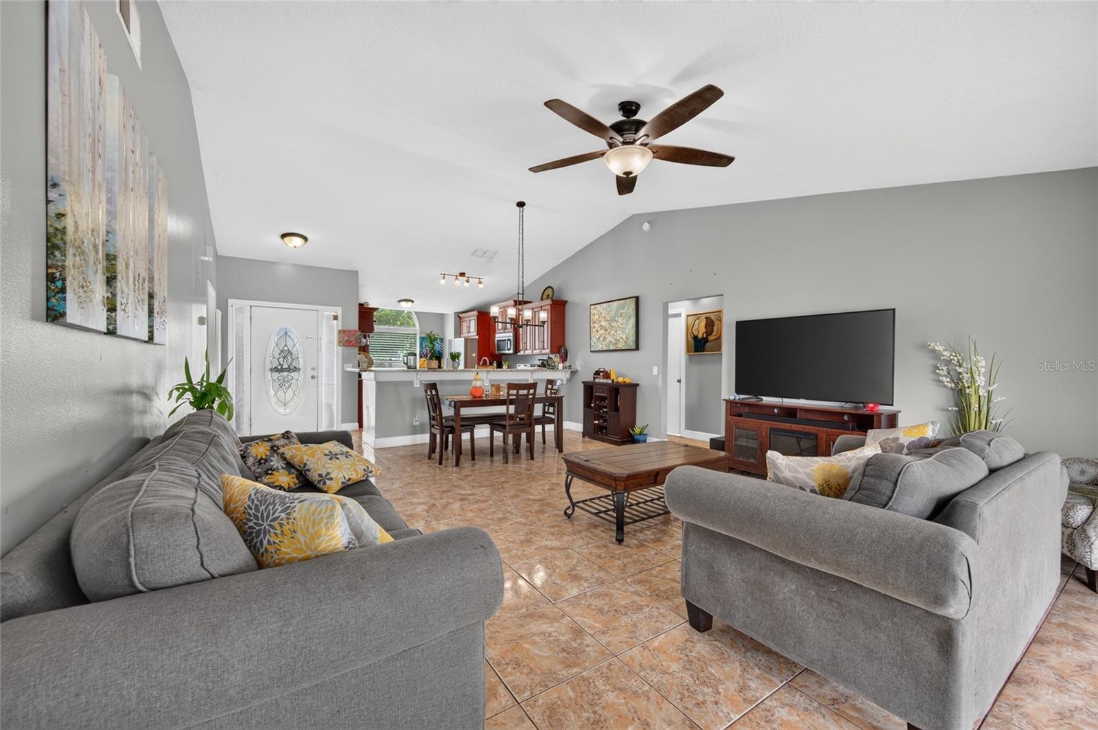 7825 SAPPHIRE LN — photo 11