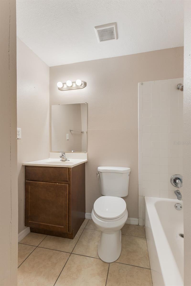 212 HOMEWOOD DR — photo 8