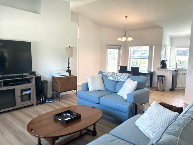 70 FLEMING CT — photo 4