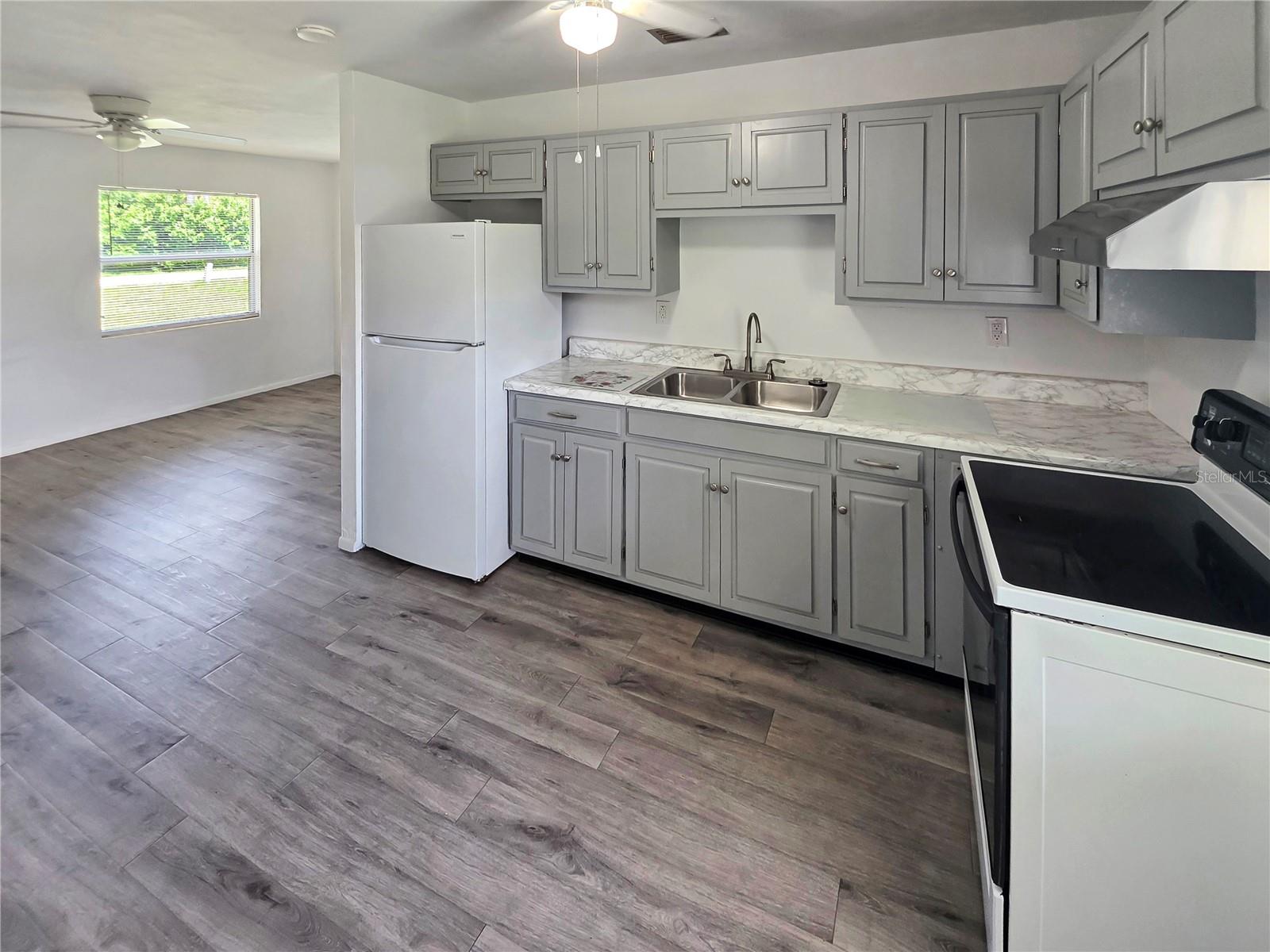 185 E LAKE MARY AVE — photo 10