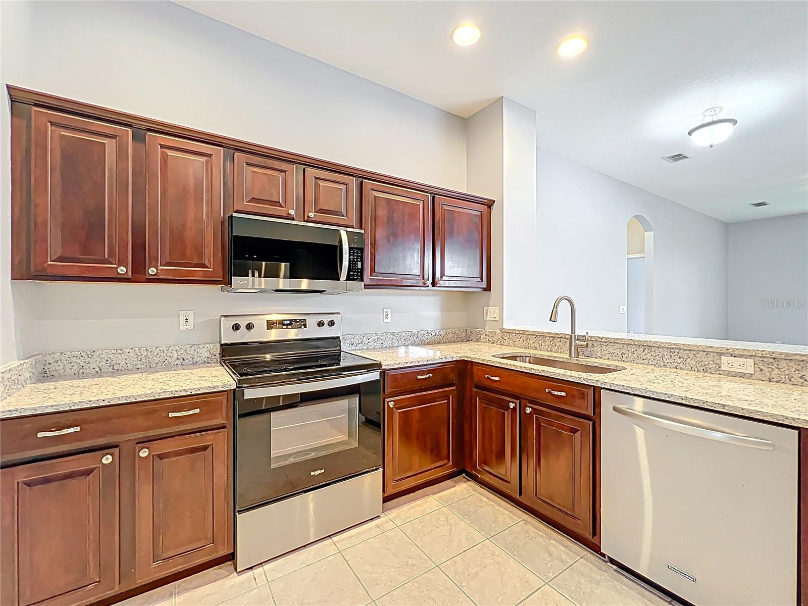 903 KERSFIELD CIR — photo 8