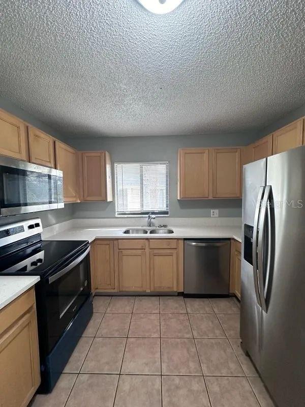 90 HIDDEN LAKE DR #124 — photo 3