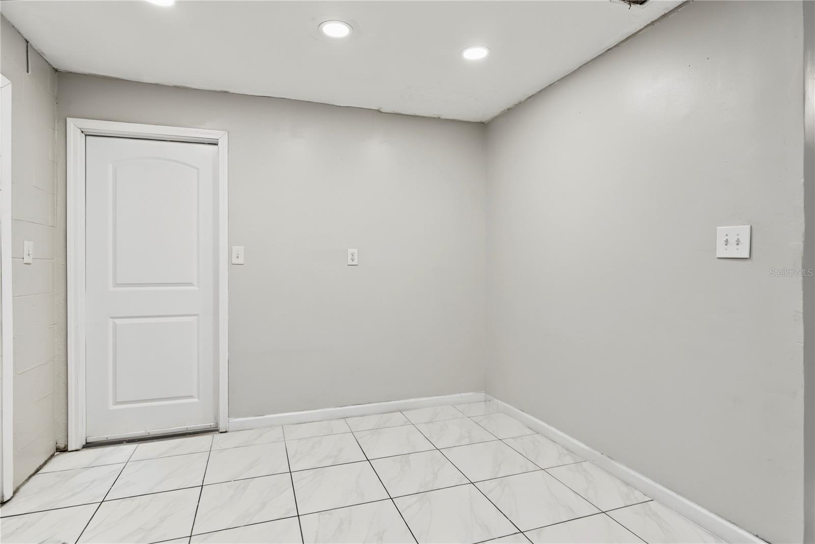 2841 EMPIRE PL — photo 10