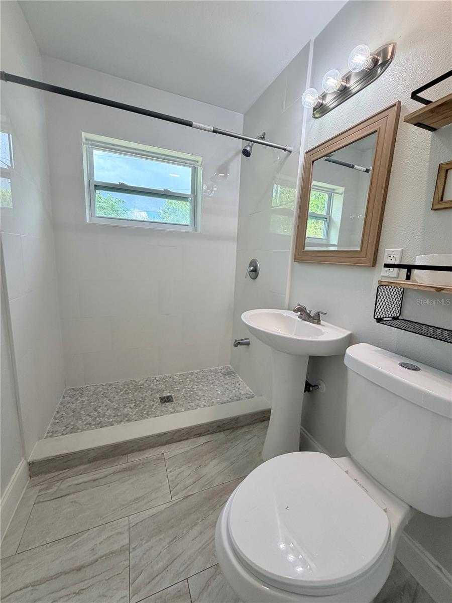 892 ROCKHILL ST — photo 11