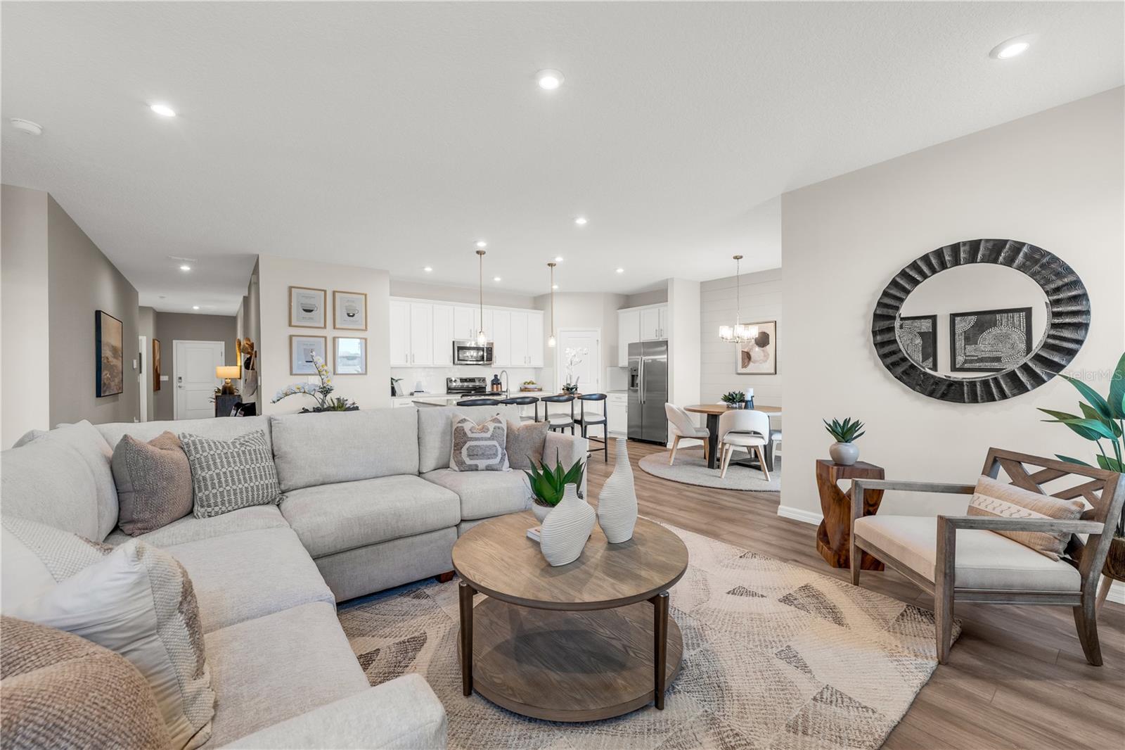 3924 TRIPLE CROWN LOOP — photo 8