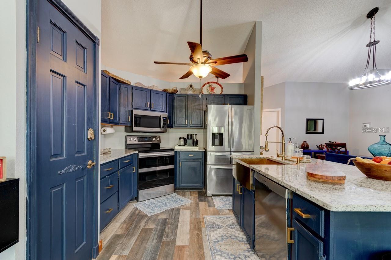 3237 NEWMARK DR — photo 8