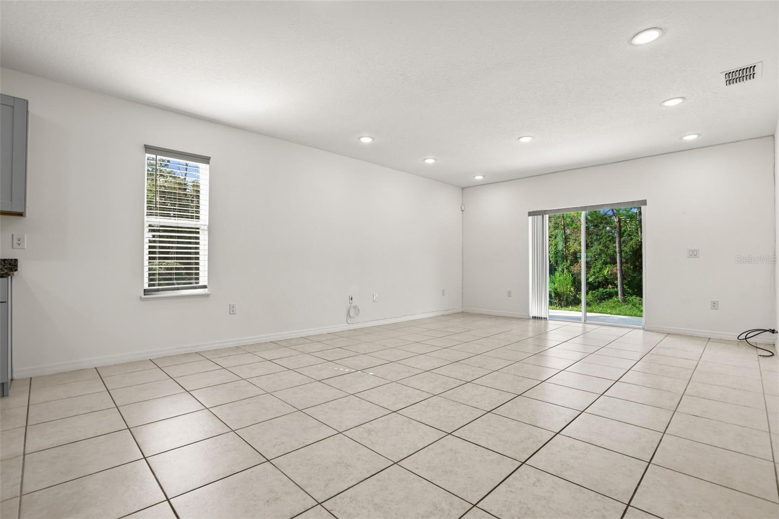 2860 SURF DR — photo 4