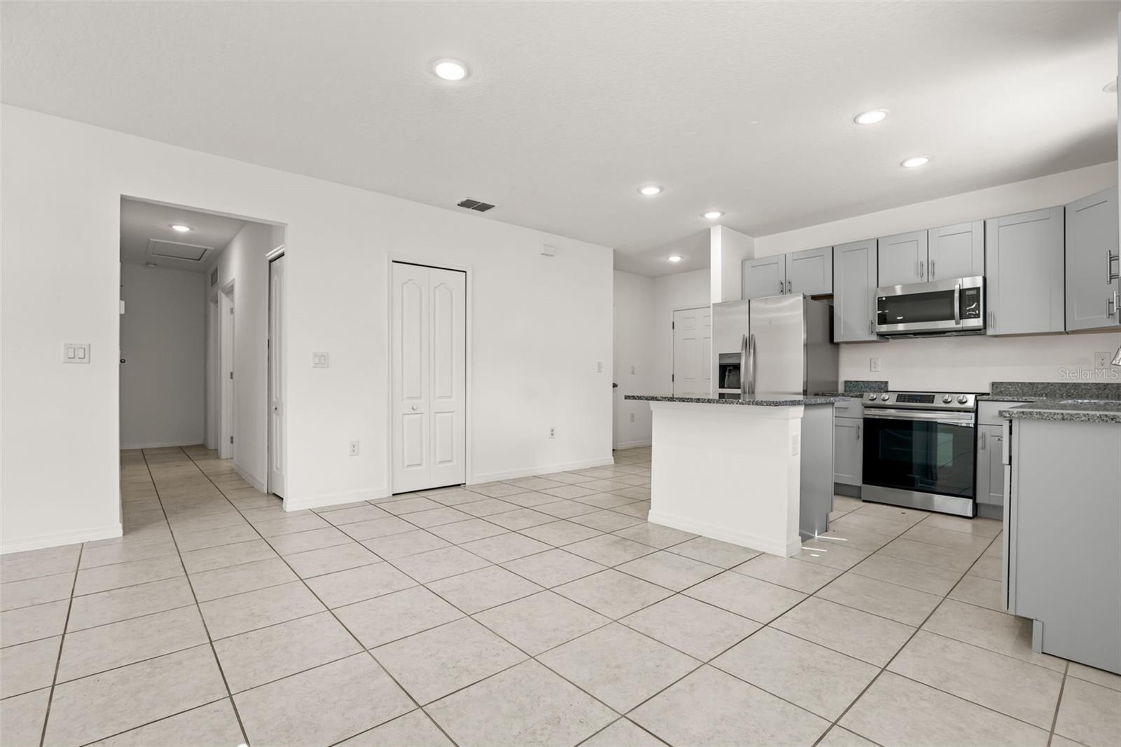2860 SURF DR — photo 5