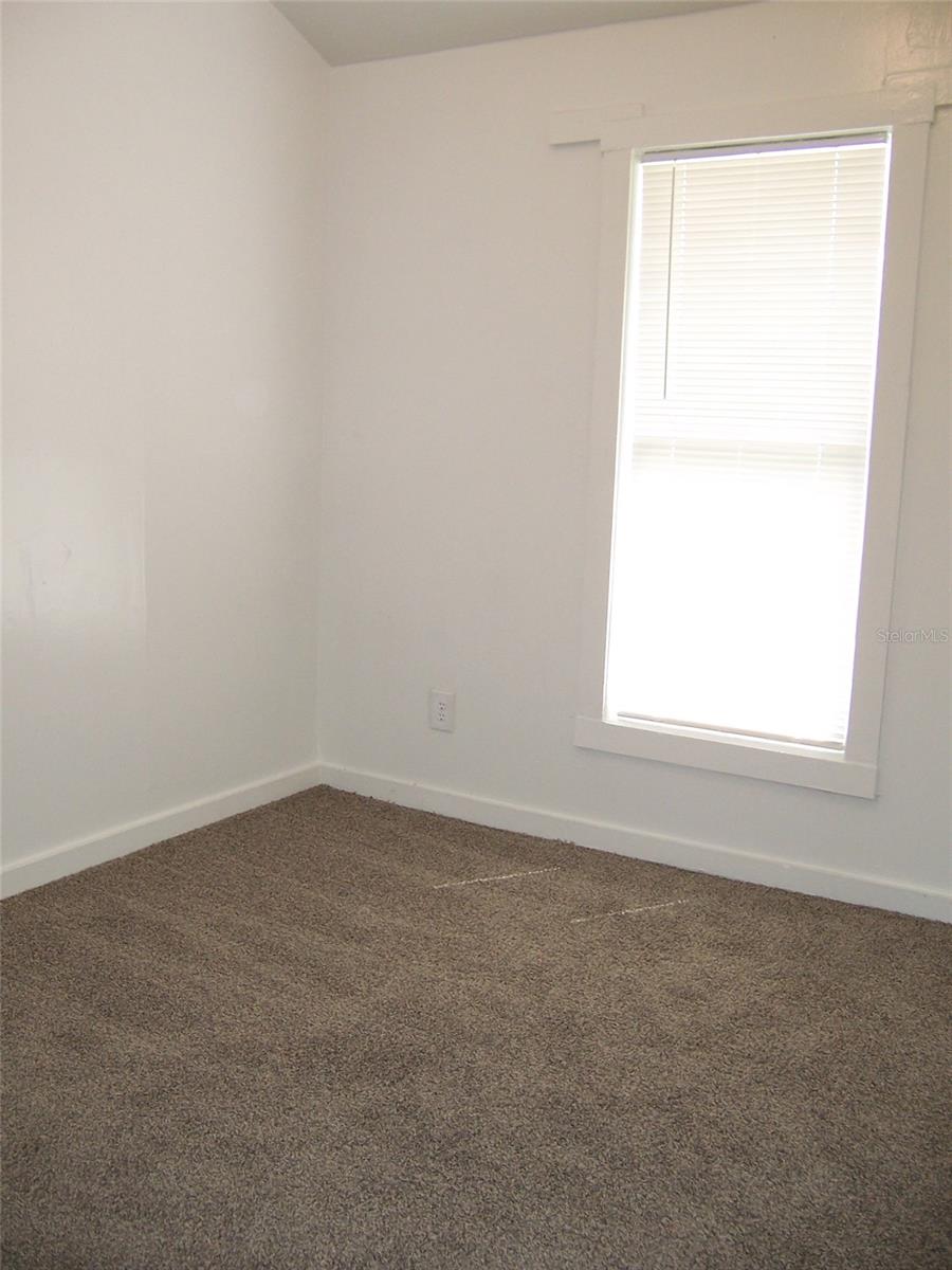 2011 CARRINGTON DR — photo 11