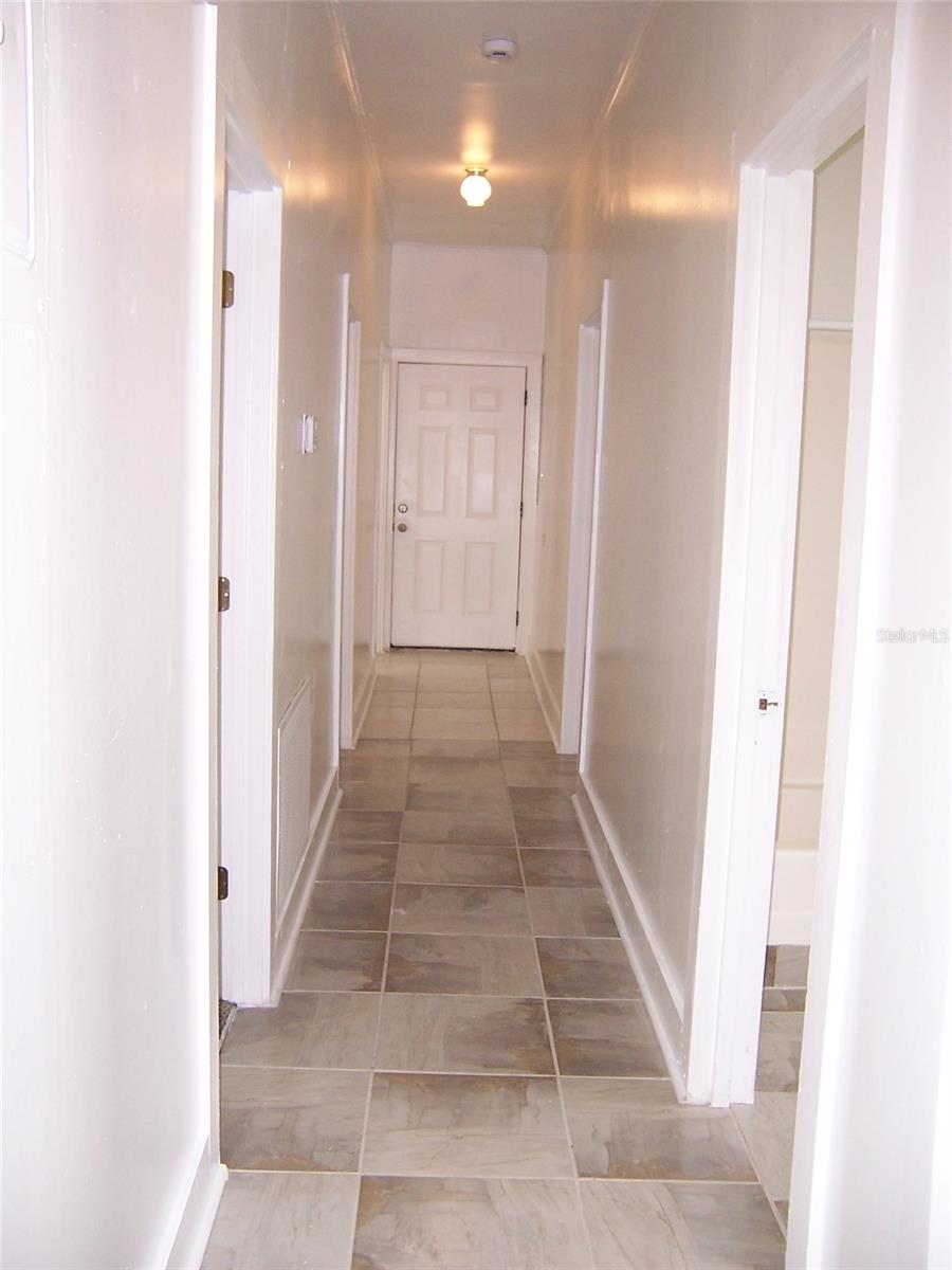 2011 CARRINGTON DR — photo 7