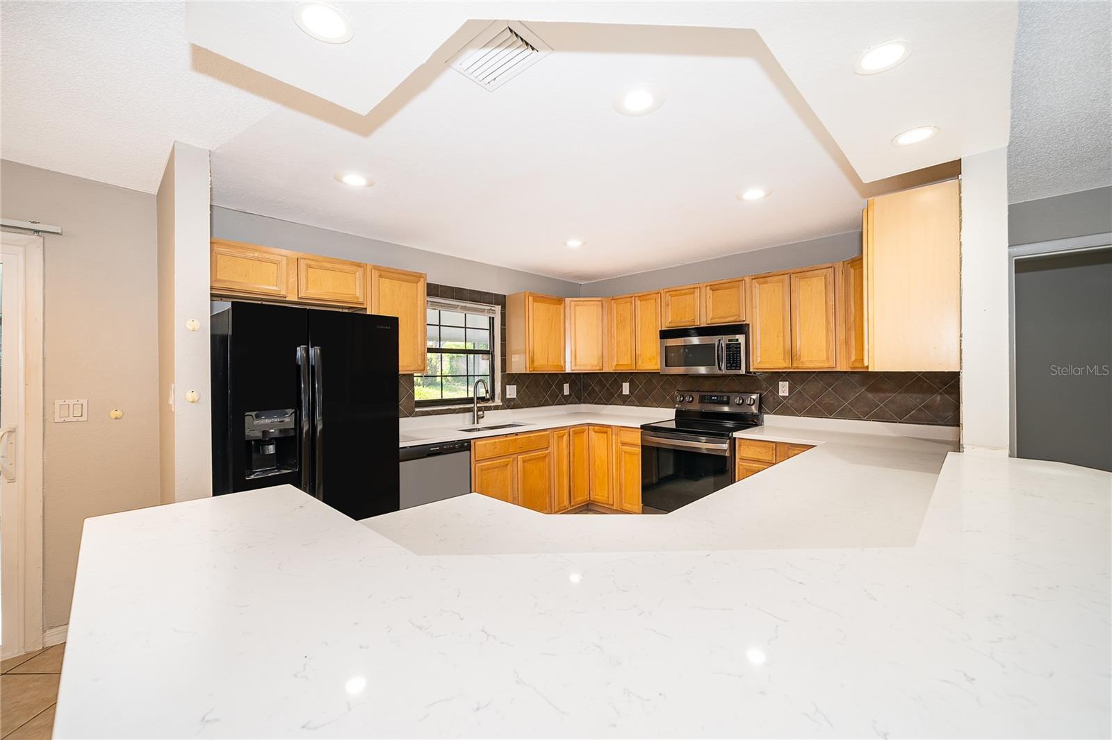 2049 N NORMANDY BLVD — photo 9