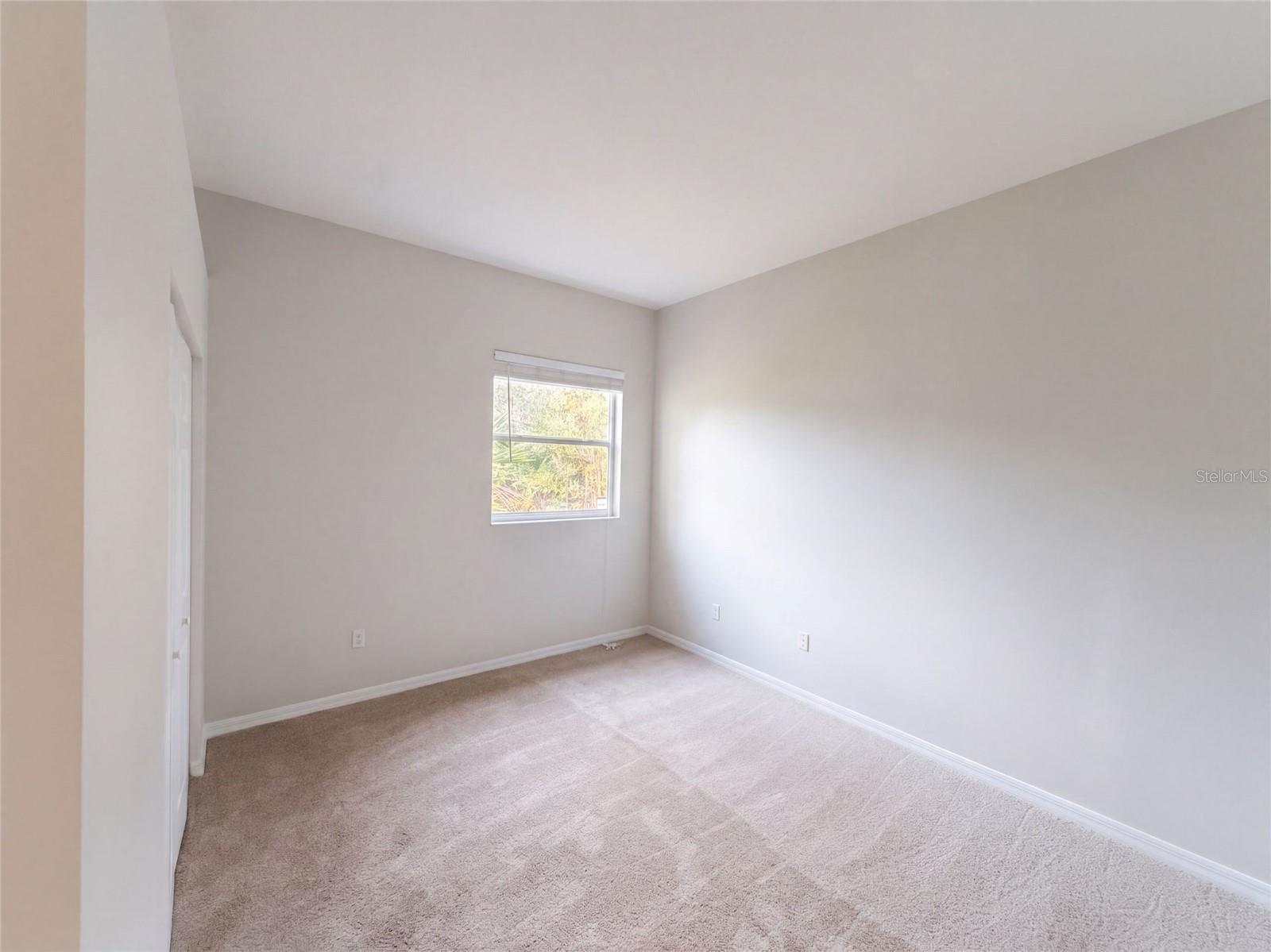 27 RUSSMAN LN — photo 4