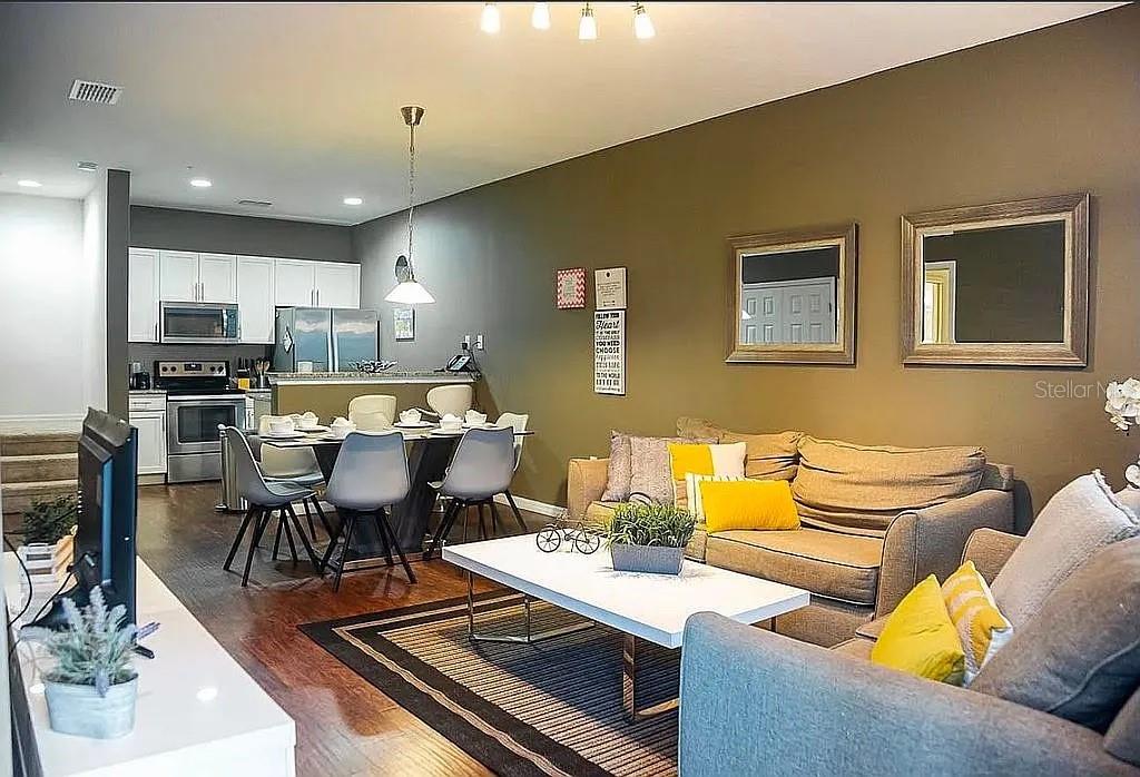 3211 GOLD LN — photo 2