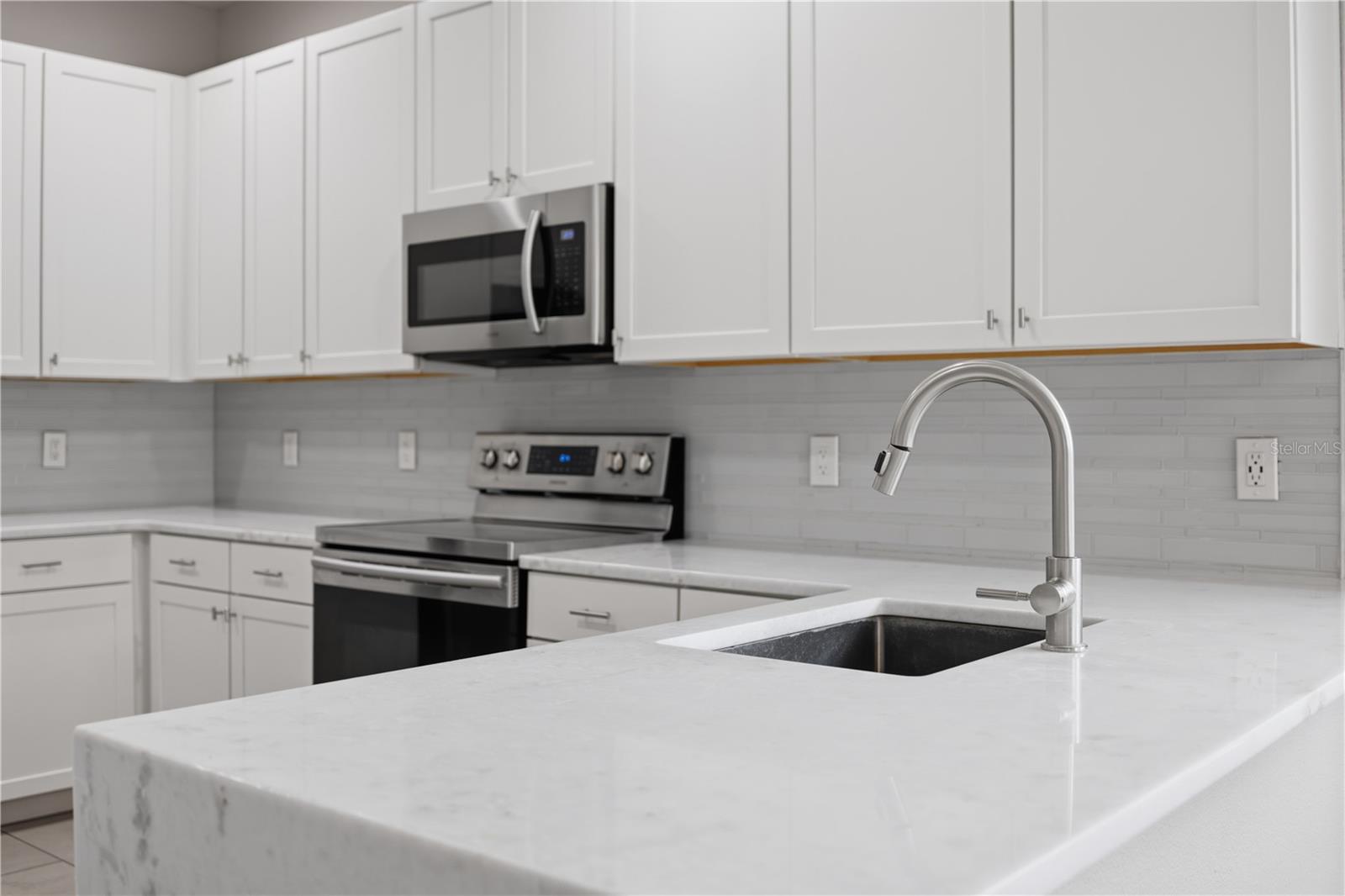 1526 EQUINOX CIR — photo 12
