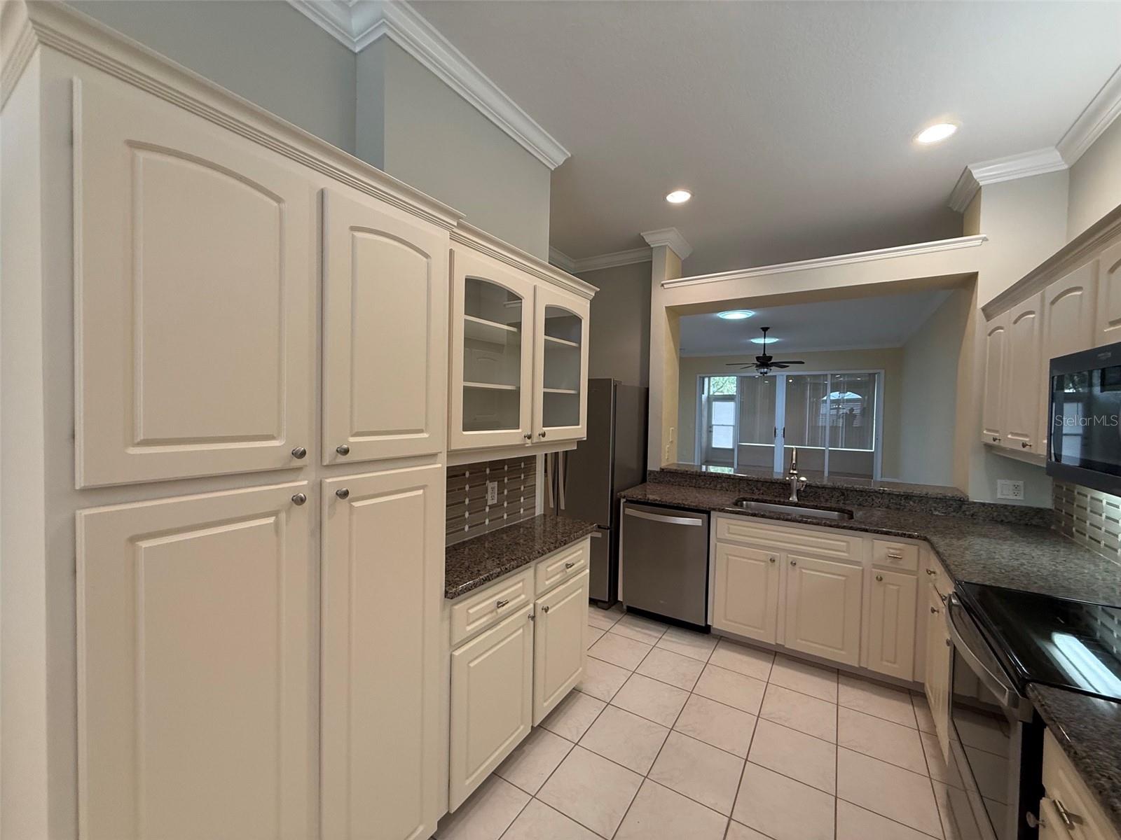 1300 ASHER CT — photo 6