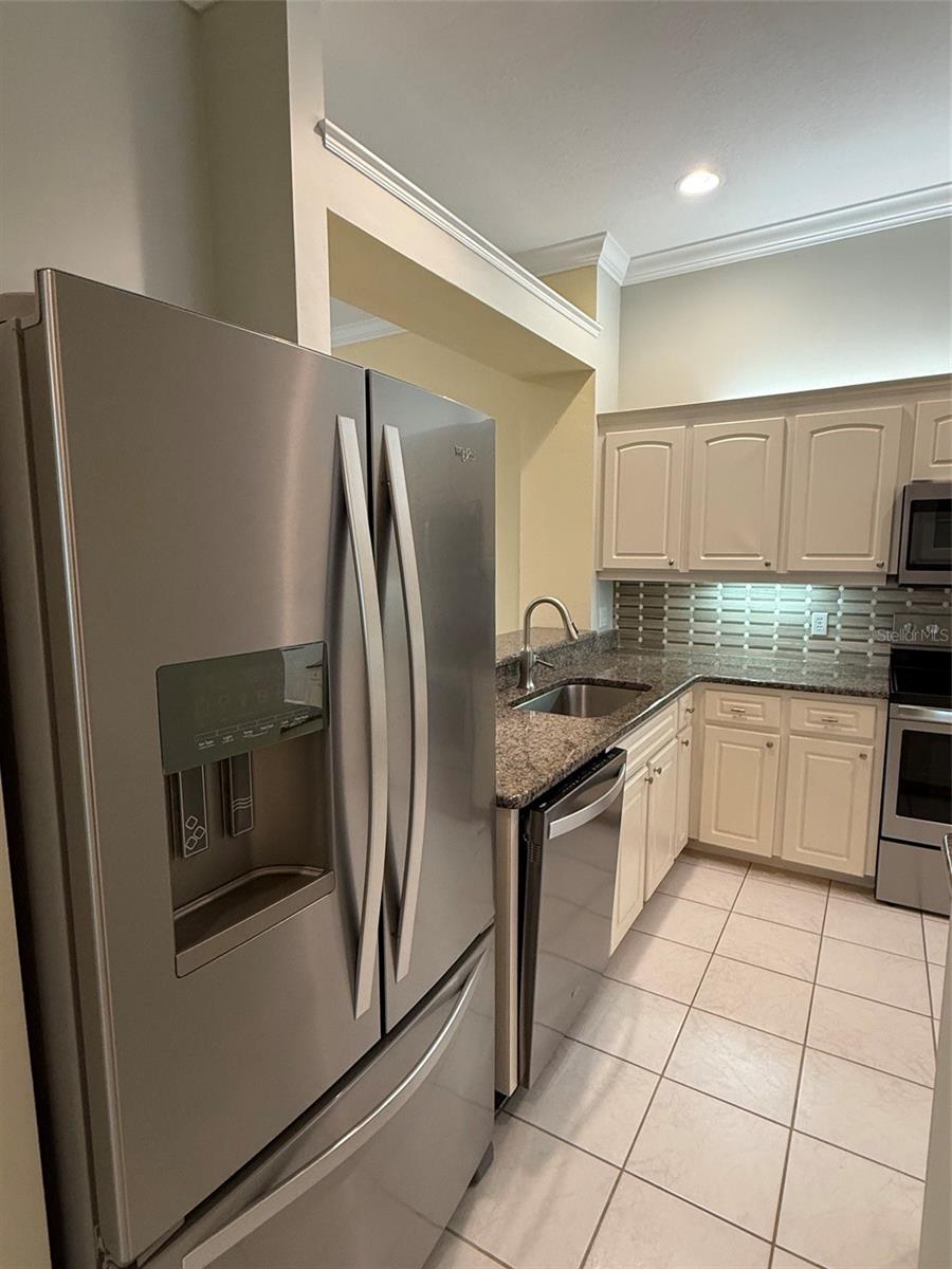 1300 ASHER CT — photo 10