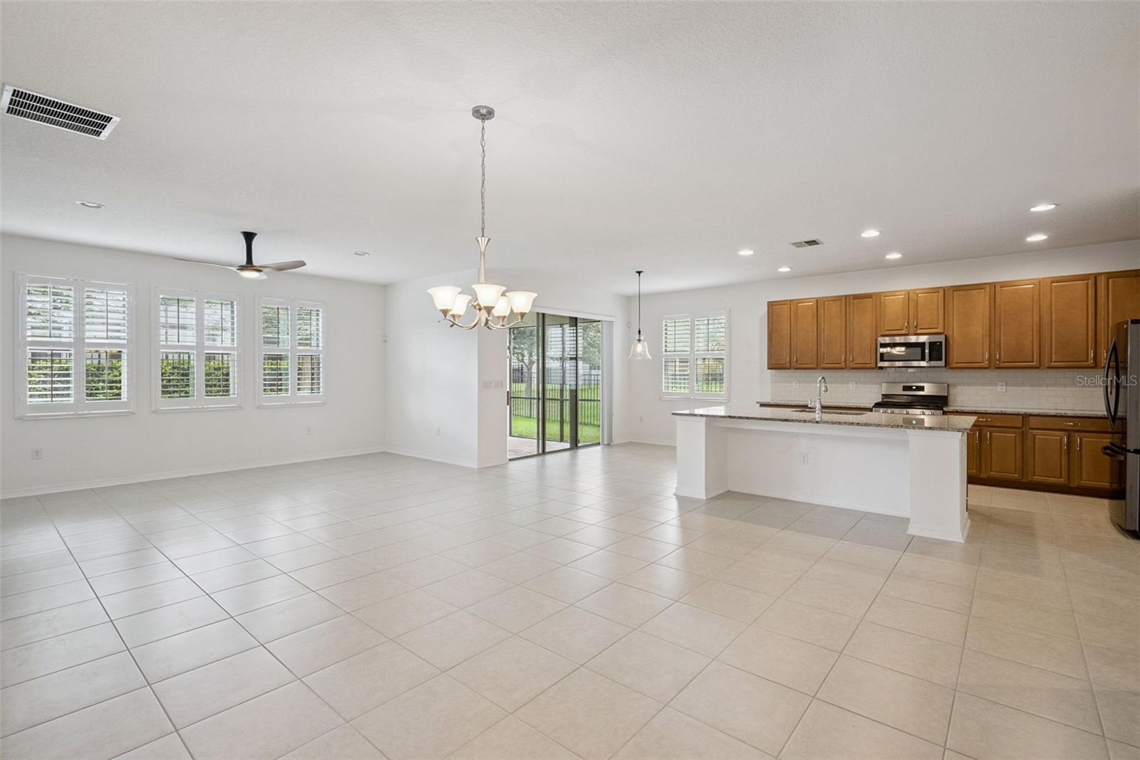 211 LUGANO WAY — photo 8