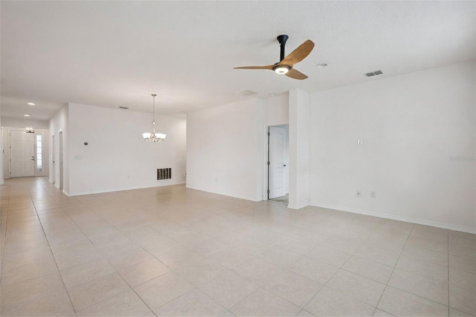 211 LUGANO WAY — photo 10