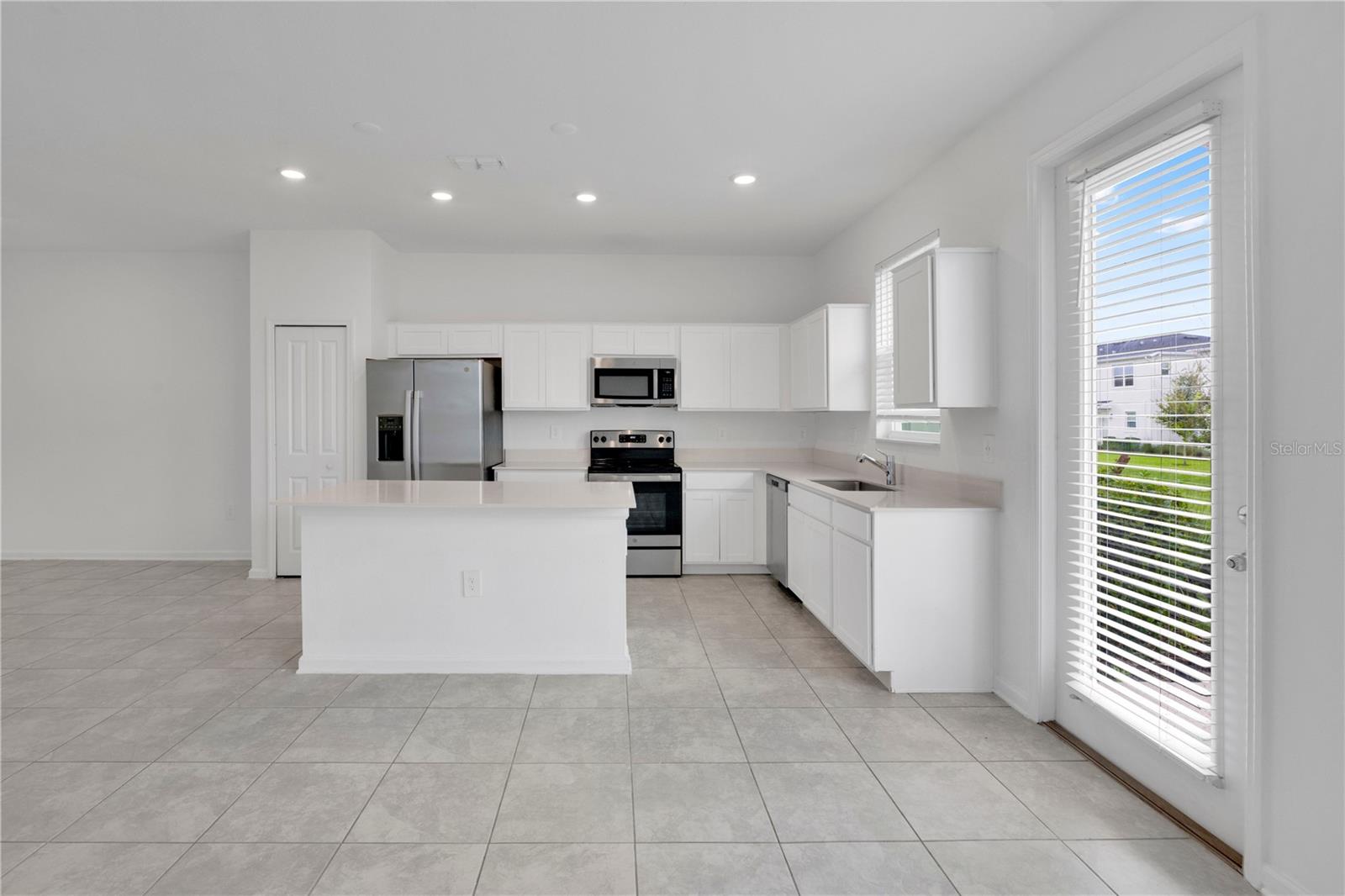 433 BOGEY DR — photo 7